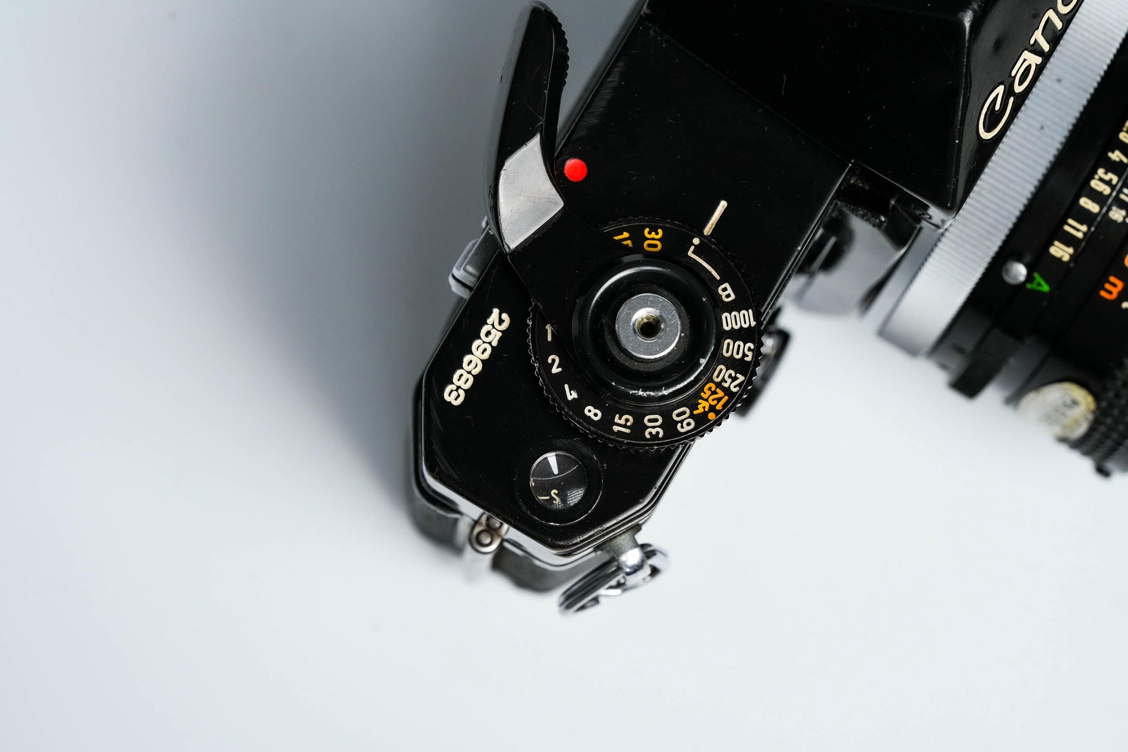 Canon EF + 50mm F1.8 SC + Gratis Kodak Gold – Vintage 35mm SLR | Volledig werkend