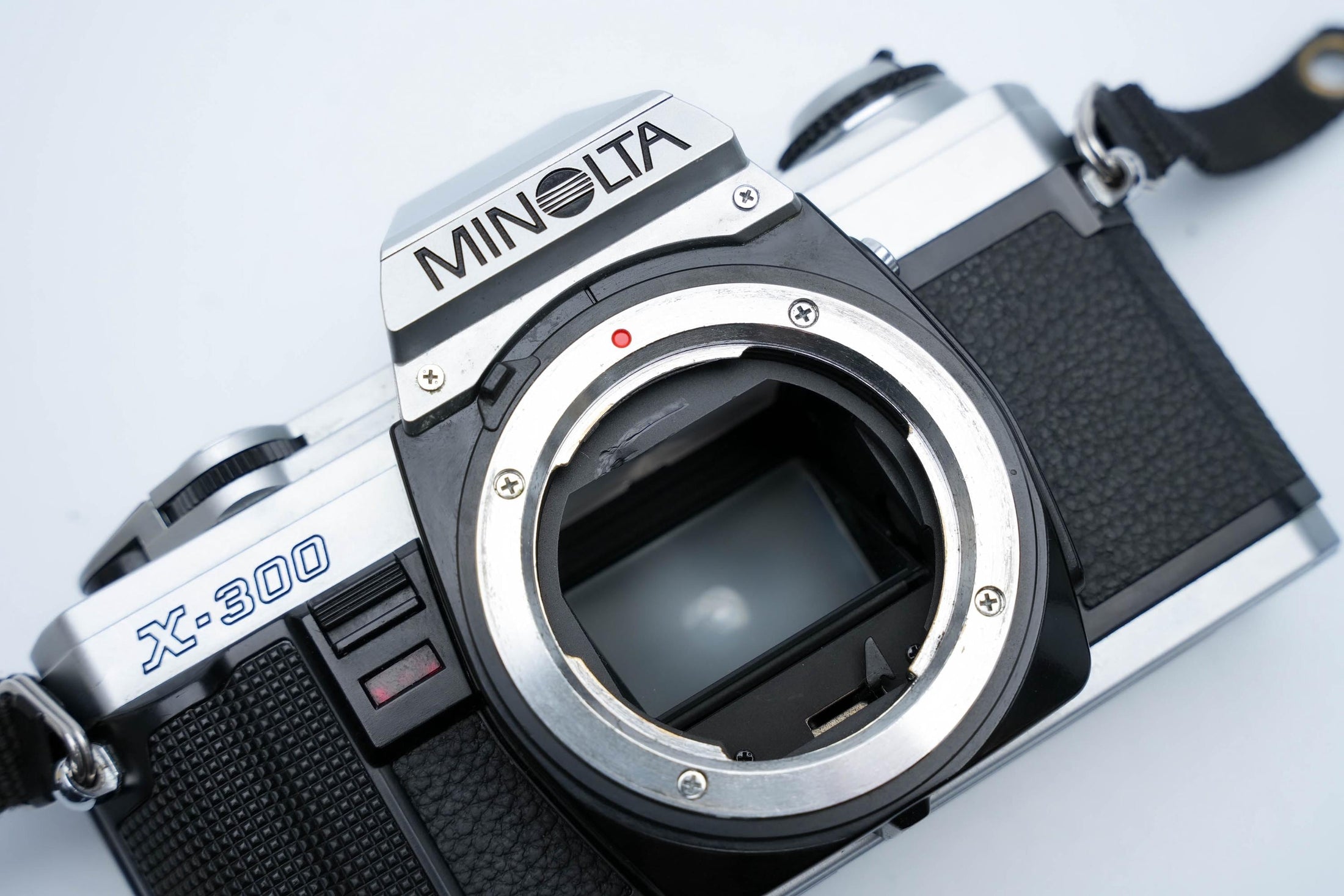 Minolta X-300 – MD Zoom 28-70mm f/3.5-4.8 + Gratis Kodak Gold