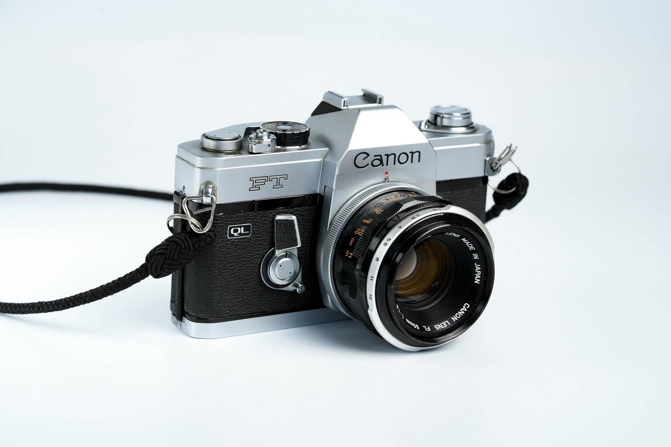 Canon FT QL + 50mm f/1.8 – Volledig werkend + gratis 35mm film