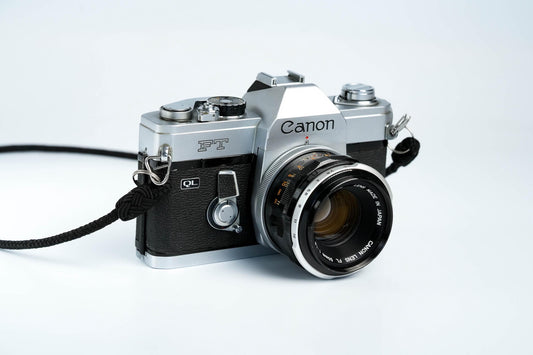 Canon FT QL + 50mm f/1.8 – Volledig werkend + gratis 35mm film