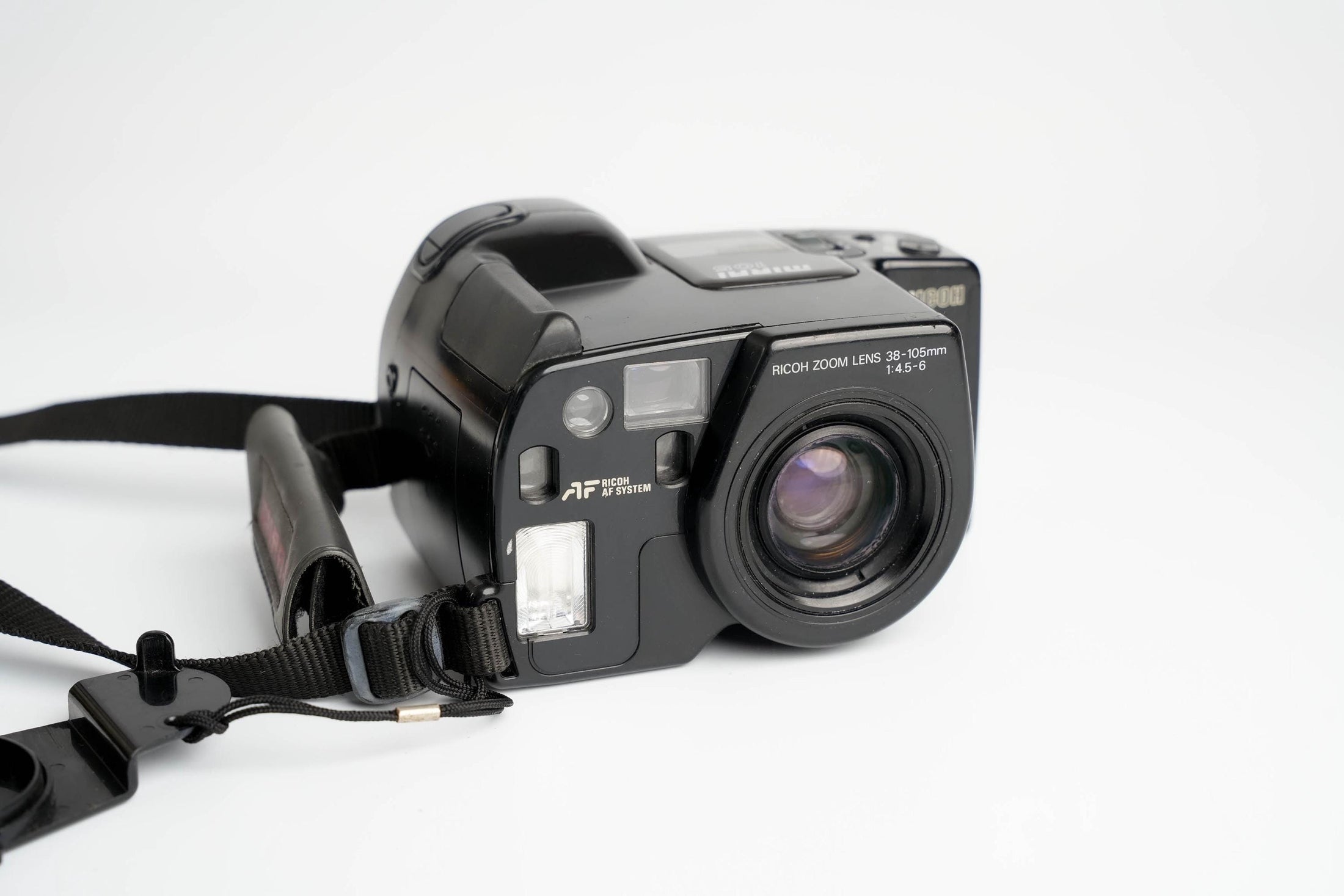 Ricoh Mirai 105: Retro Analoge Camera met Moderne Autofocus