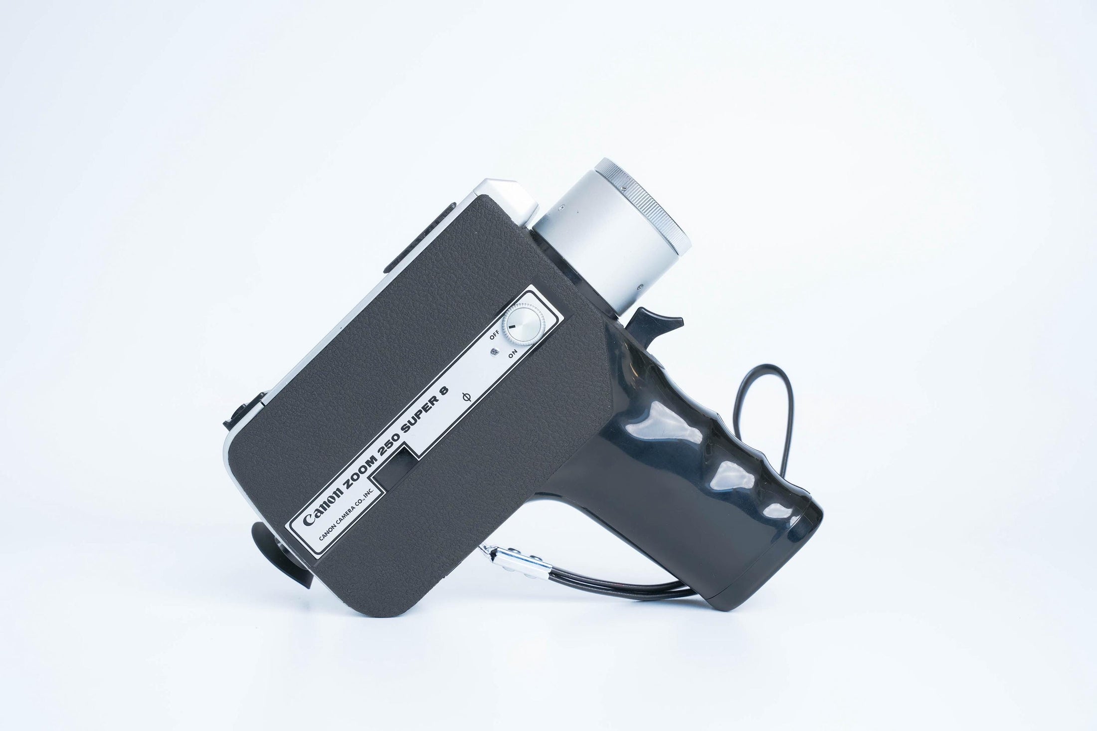 Canon Zoom 250 Super 8 – Vintage Filmcamera met 10.8-27mm Lens | Compleet en Werkend
