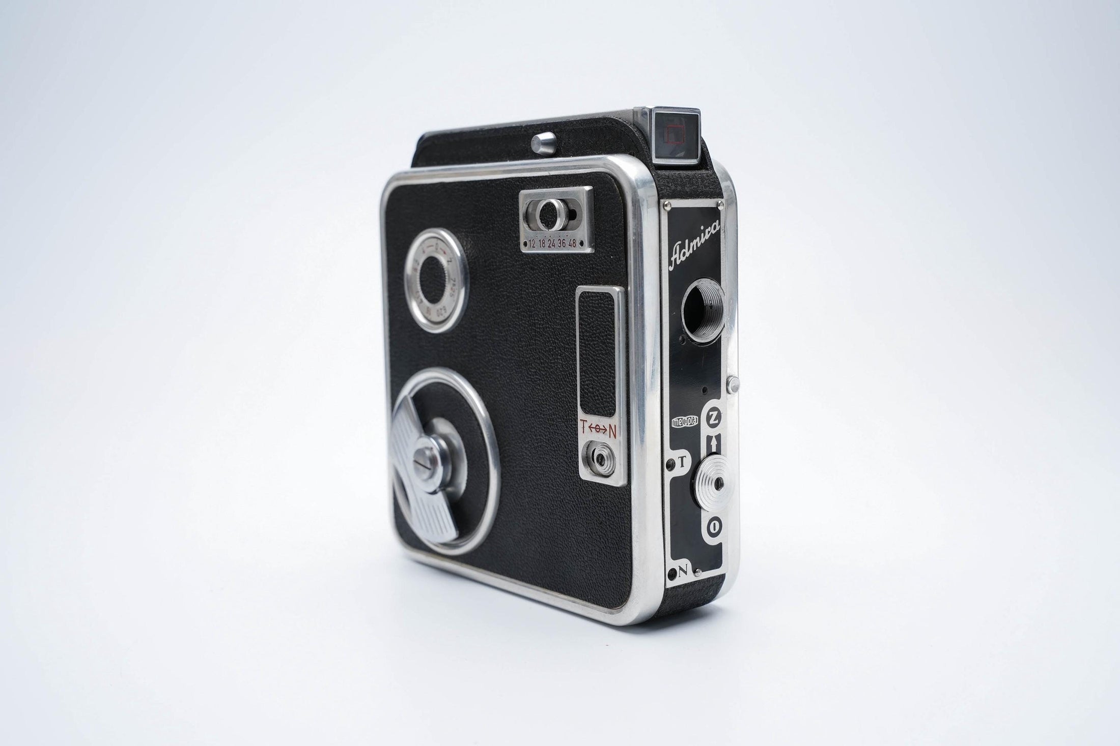 Admica Meopta 8mm Filmcamera – Vintage Kwaliteit en Volledig Werkend