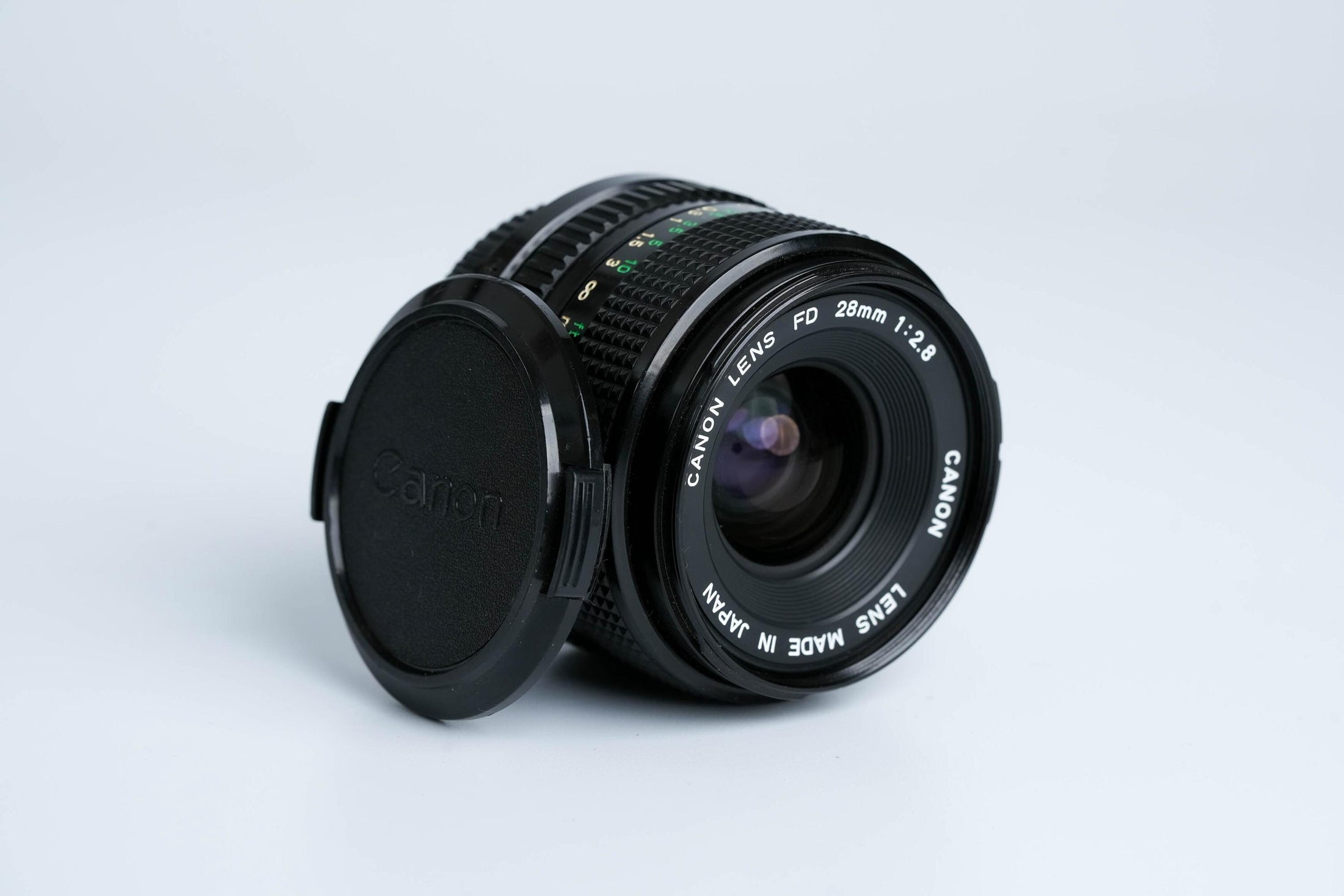 Canon FD 28mm f/2.8 Groothoeklens – Compact, Scherp en Perfect voor Straatfotografie