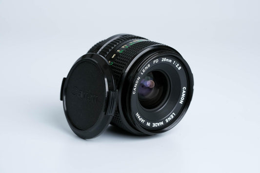 Canon FD 28mm f/2.8 Groothoeklens – Compact, Scherp en Perfect voor Straatfotografie
