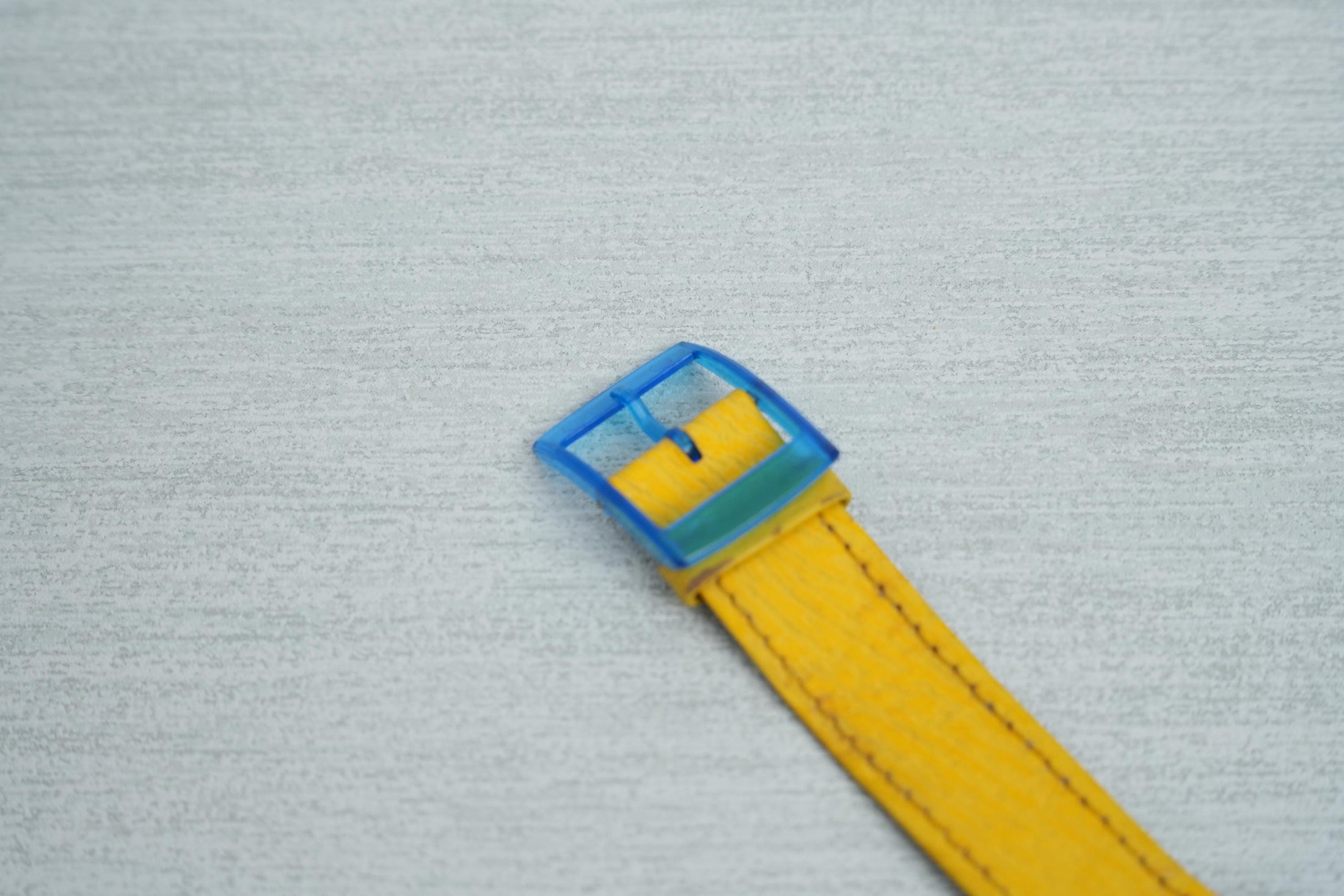 Swatch Scuba 200 "Divine" SDN102 – Vintage Duikhorloge 1990 met Gele Leren Band