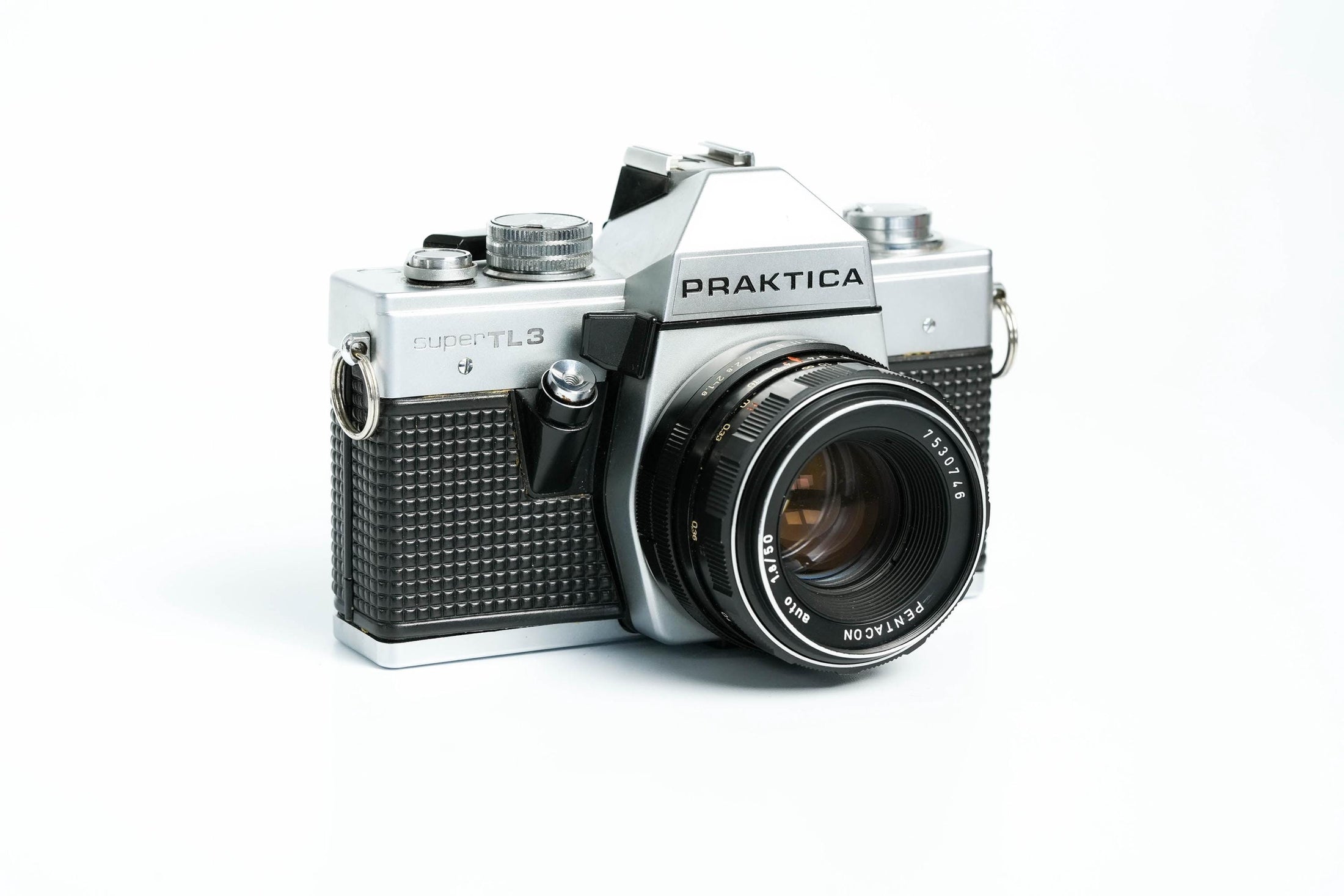 Praktica Super TL 3 + Pentacon 50mm f/1.8 – Klassieke SLR met gratis 35mm film