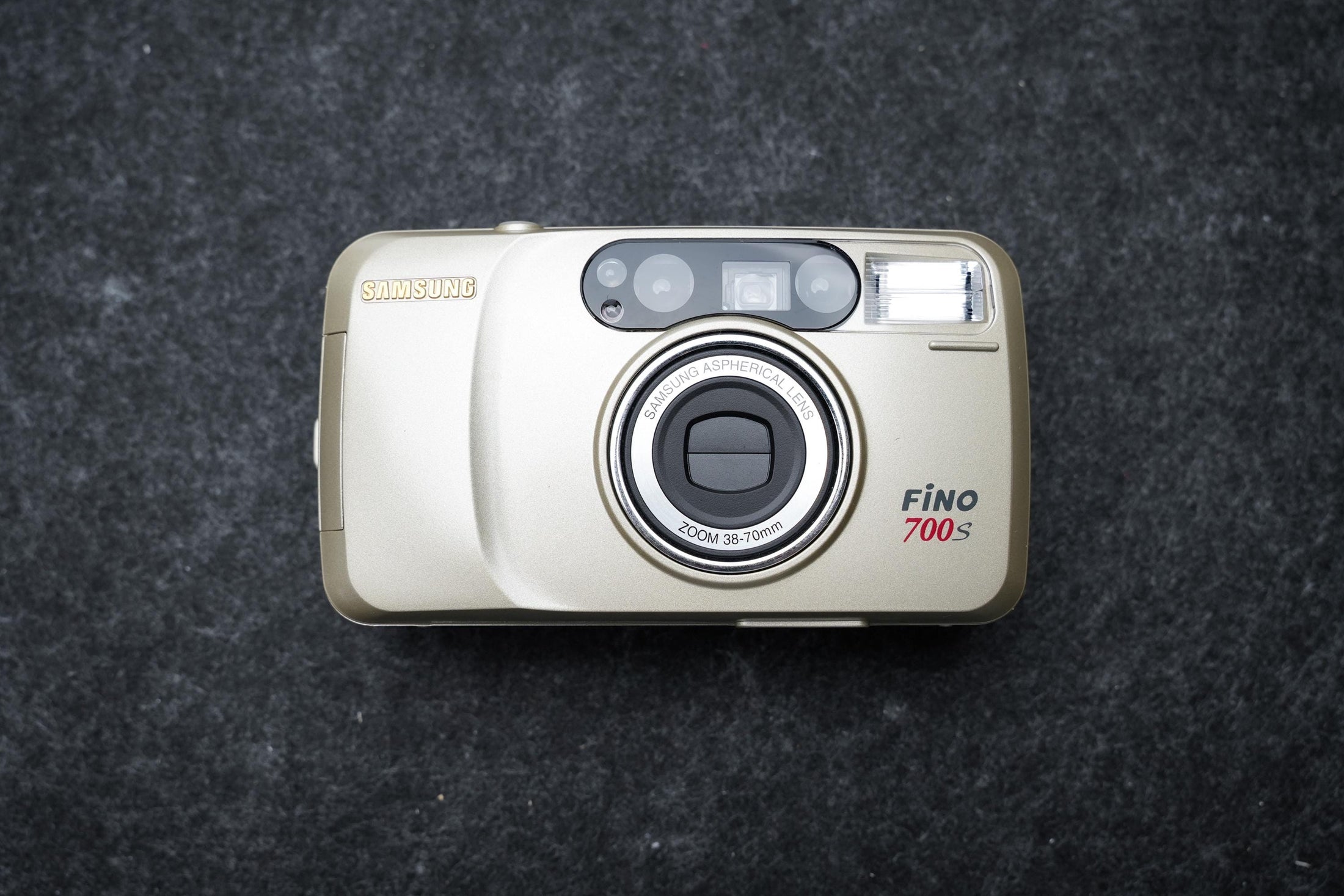 Samsung Fino 700S + gratis 35mm film – 35mm point-and-shoot camera – jaren 1990 – nieuw in doos, old stock