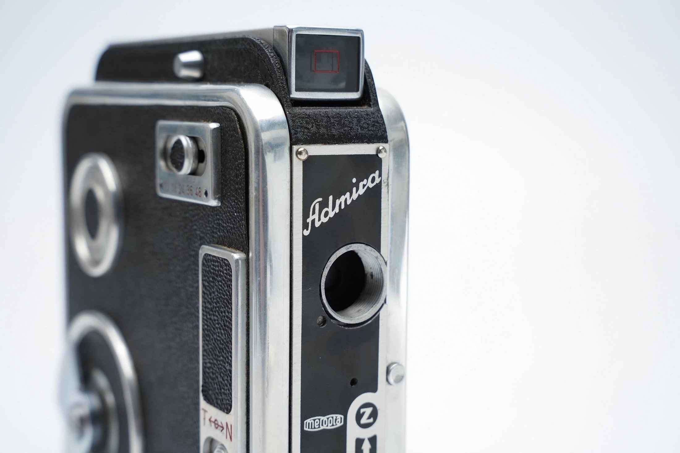 Admica Meopta 8mm Filmcamera – Vintage Kwaliteit en Volledig Werkend