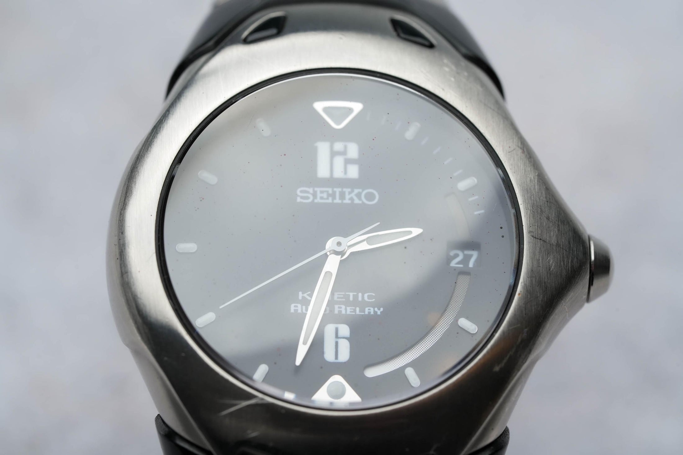 Seiko 5J22-0A70 – Innovatief Kinetic Auto Relay-horloge met Futuristisch Design by Unseend