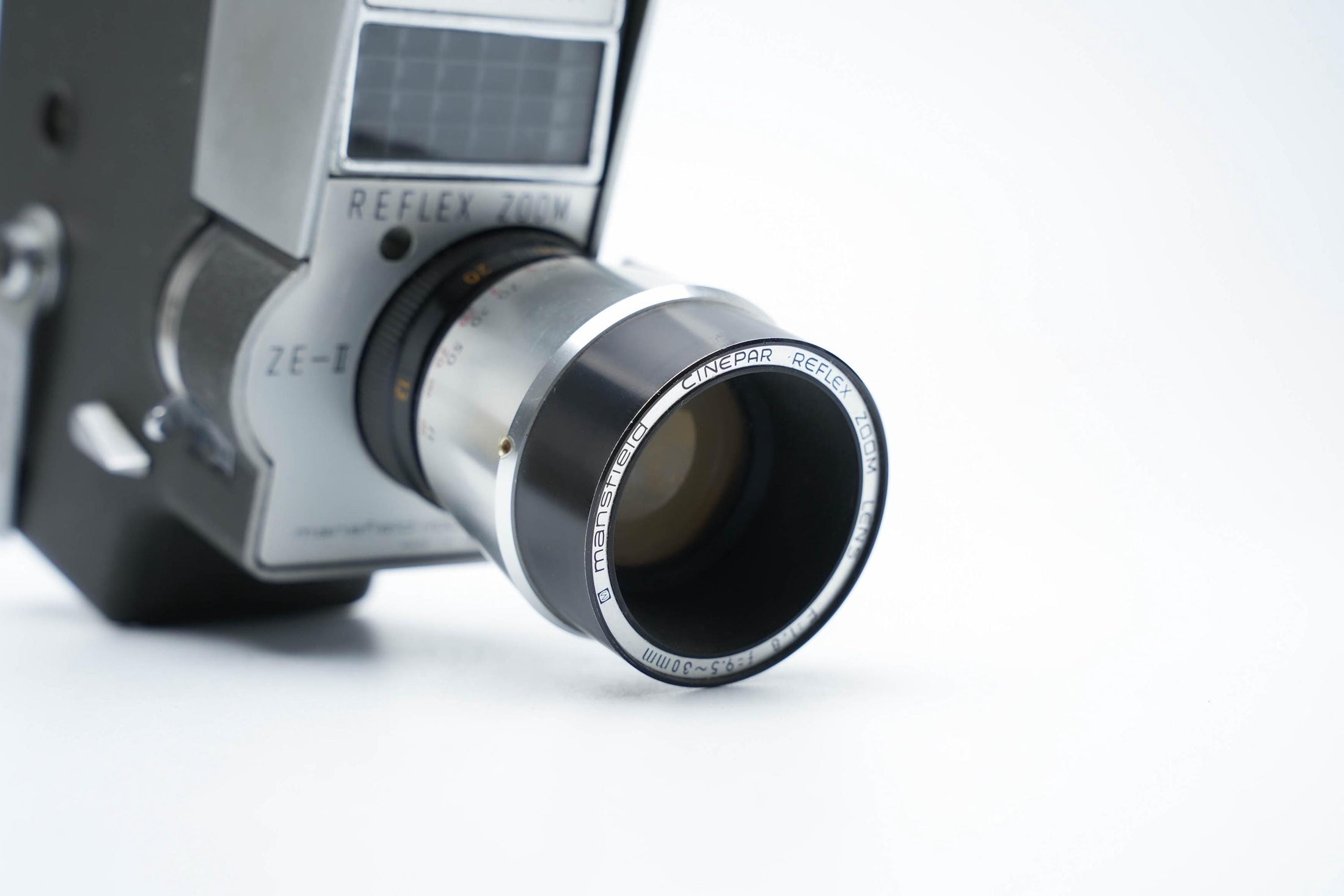 Holiday Reflex Zoom ZE-II – Stijlvolle Jaren 60 8mm Filmcamera, Volledig Werkend