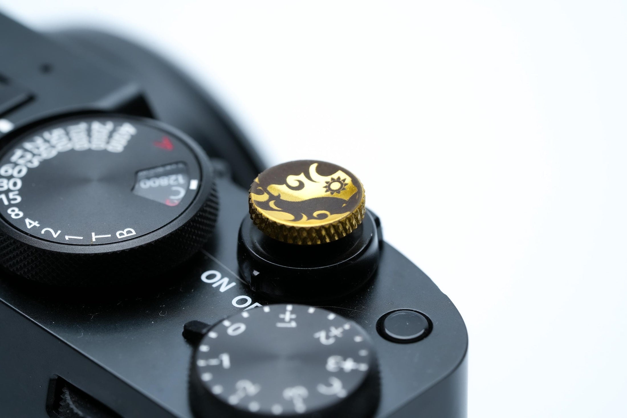 Messing ontspanknop goudkleurig – Yin & Yang zon-maan ontwerp – gegraveerde shutter release button voor Fujifilm, Sony, Nikon, Leica