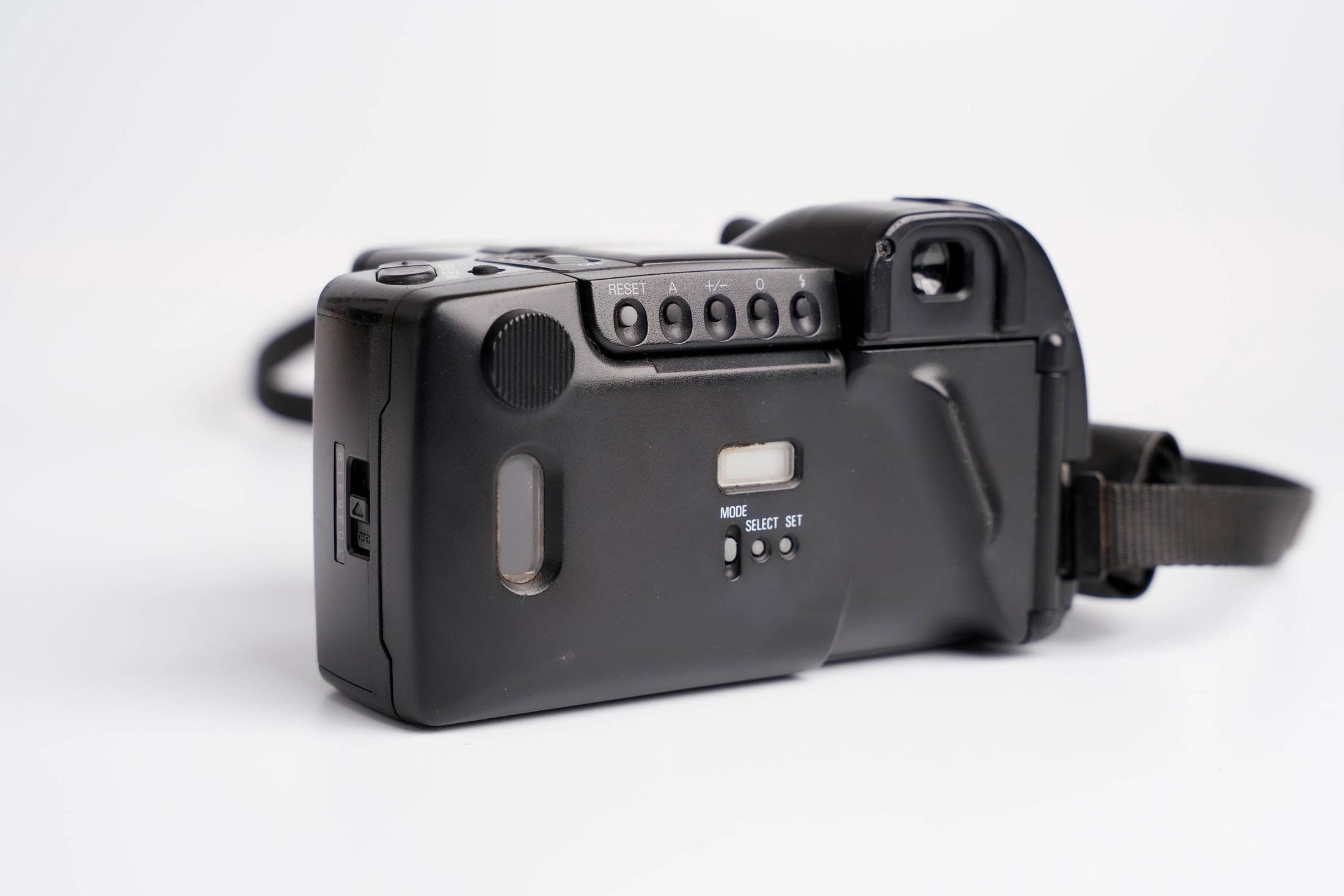 Ricoh Mirai 105: Retro Analoge Camera met Moderne Autofocus