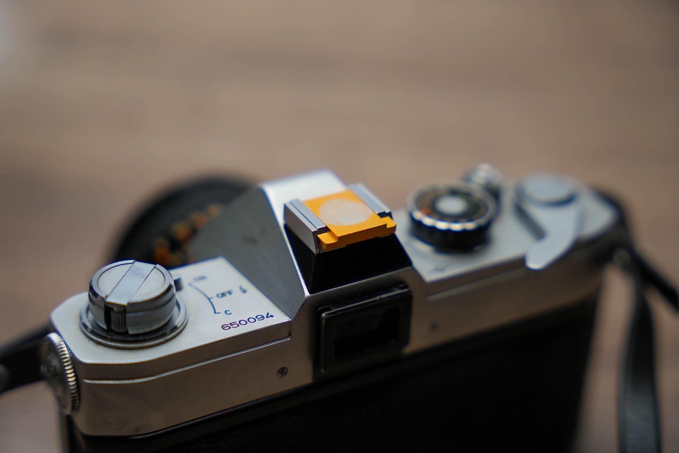 Unieke Aluminium Flitsschoen met Japanse Onigiri Gravure – Verkrijgbaar in Goud, Zilver en Zwart by Unseend