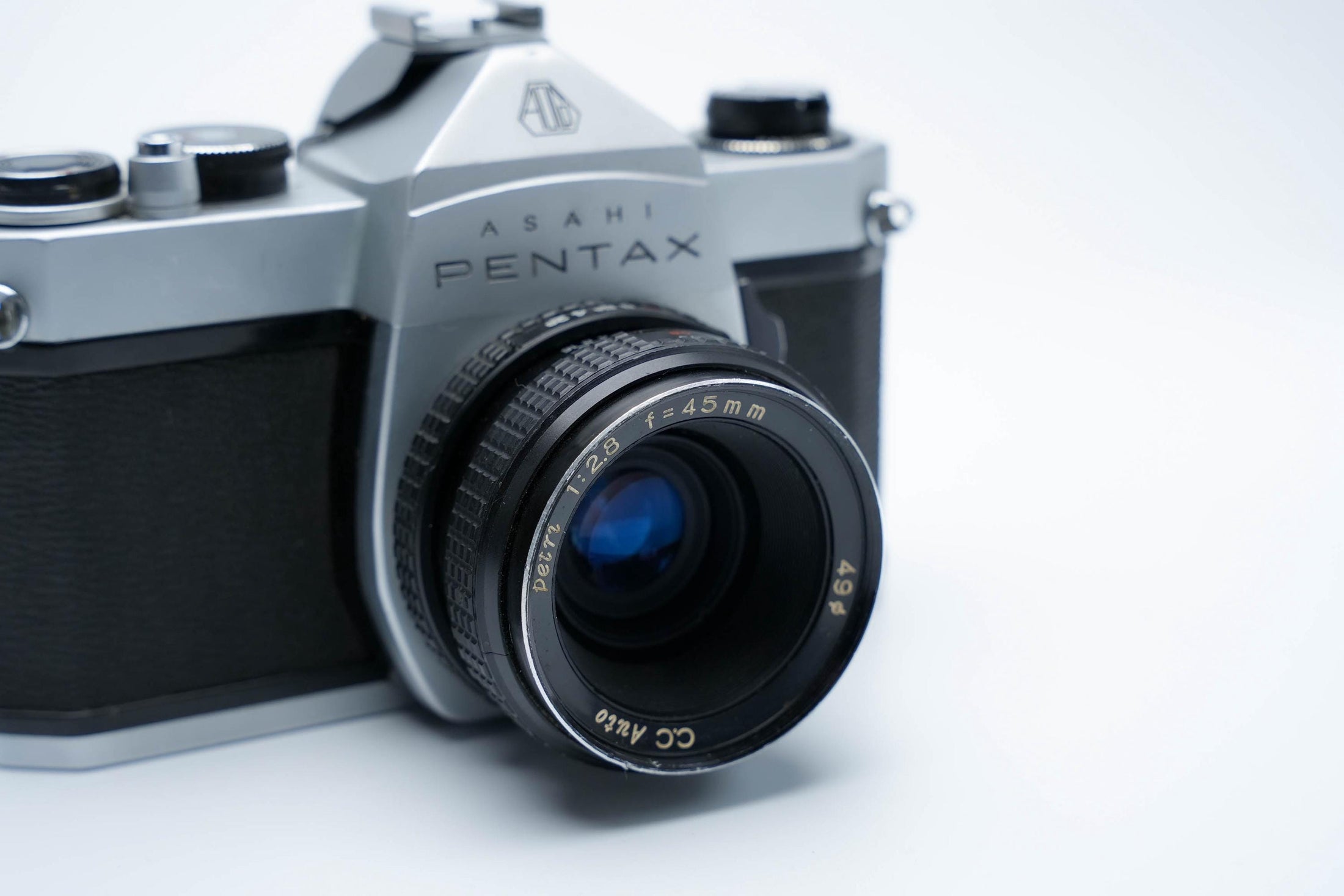 Pentax SP1000 –  Petri 45mm f/2.8 + Gratis Kodak Gold 35mm Film