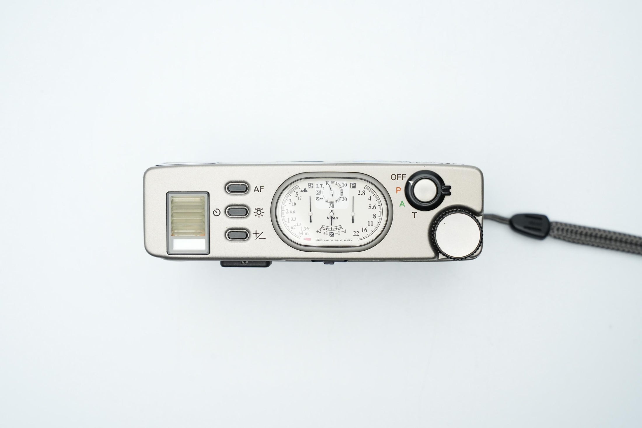 Nikon 35Ti – premium point-and-shoot camera – 1993 – titanium behuizing