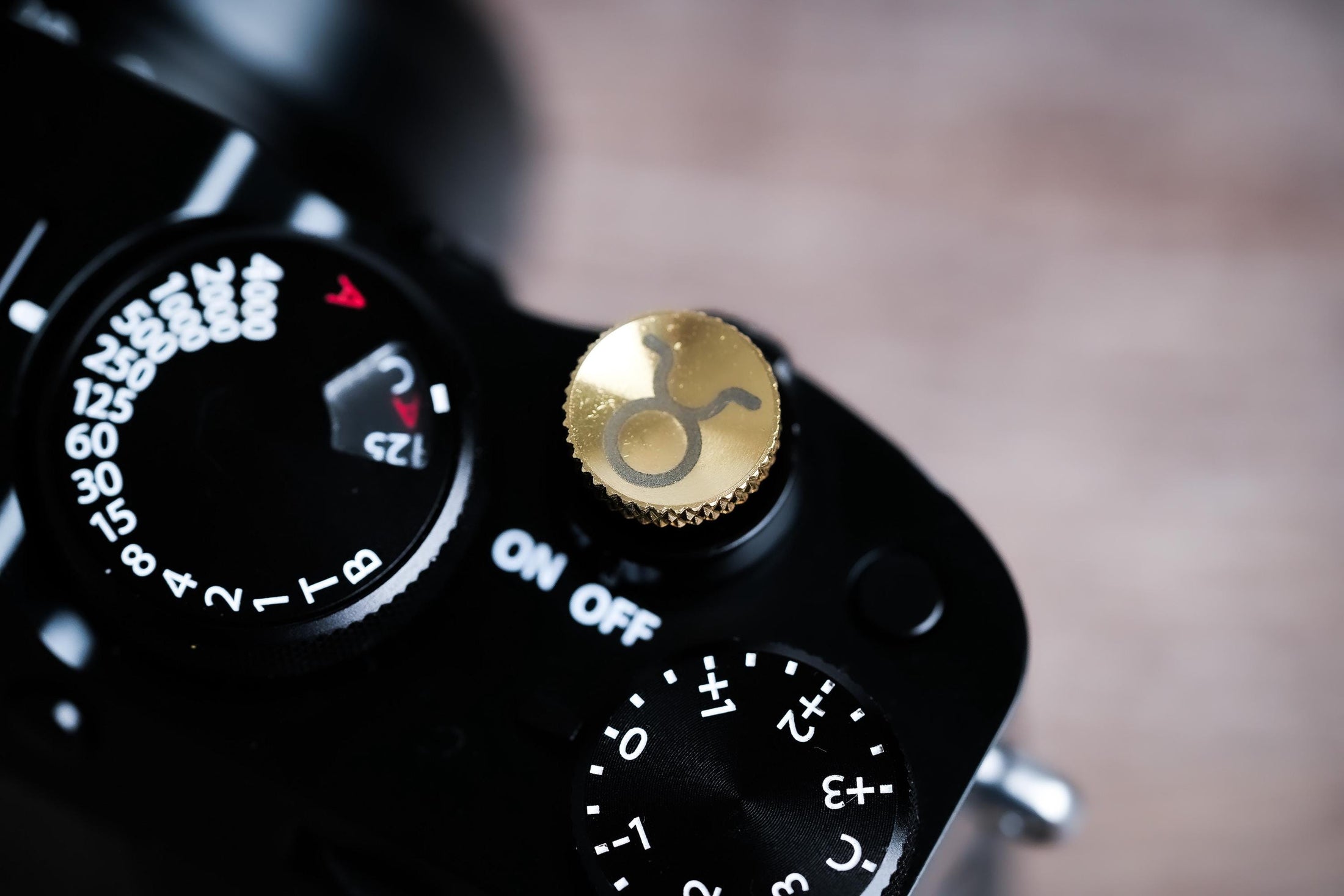 Ontspanknop sterrenbeeld Stier – Taurus symbool – licht messing – gelaserd & handgemaakt