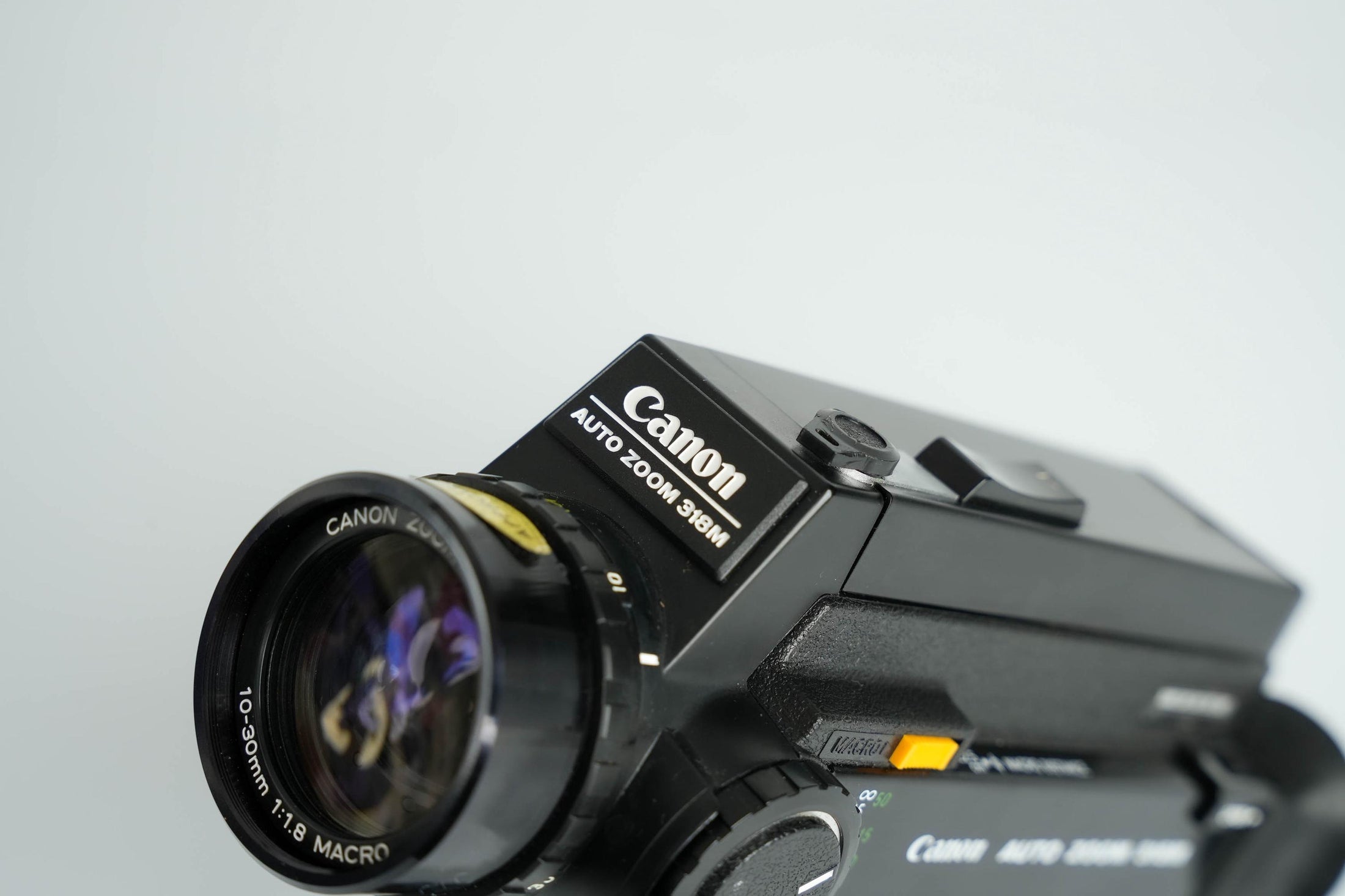 Canon Auto Zoom 318M – Iconische Super 8-camera met 10-30mm f/1.8 lens (Volledig Werkend)