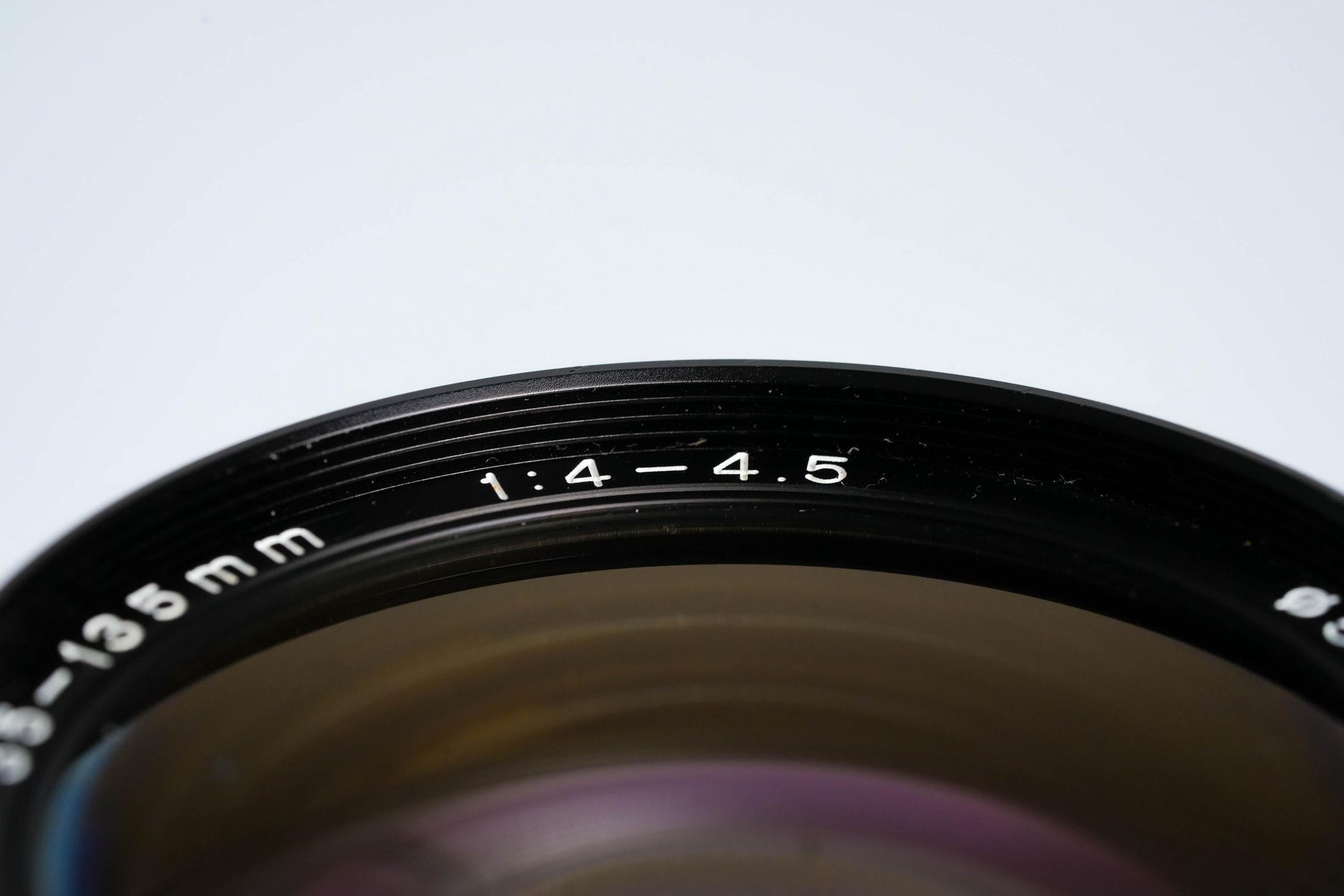 Tokina RMC 35-135mm f4-4.5 (OM-mount) – Vintage Allround Zoomlens