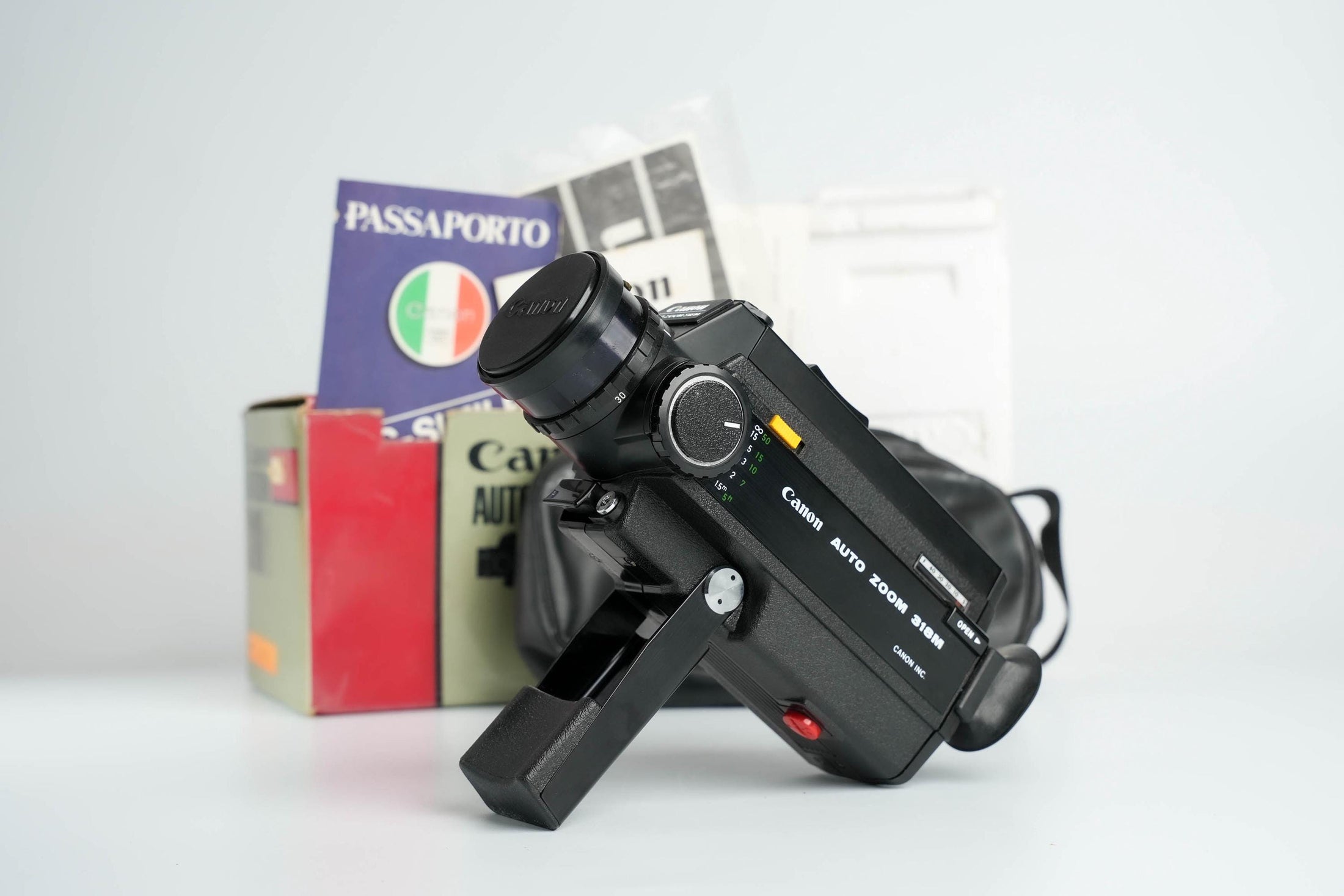 Canon Auto Zoom 318M – Iconische Super 8-camera met 10-30mm f/1.8 lens (Volledig Werkend)