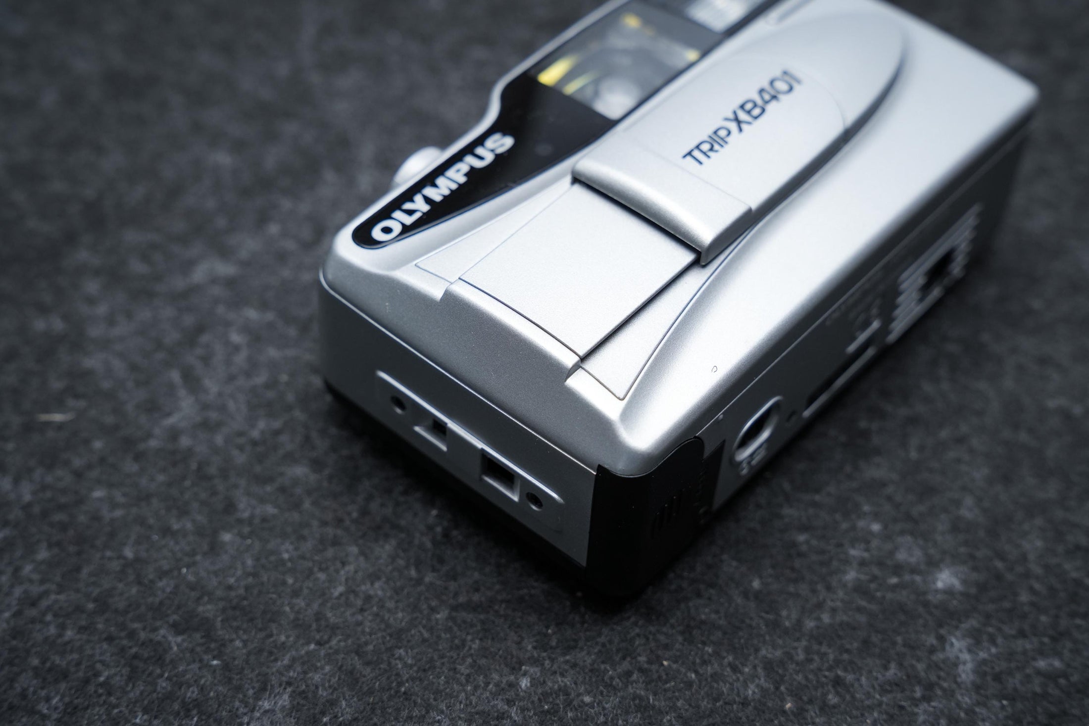 Olympus Trip XB401 + Gratis 35mm film – 35mm compact camera – 2000 – nieuw in doos, old stock, getest