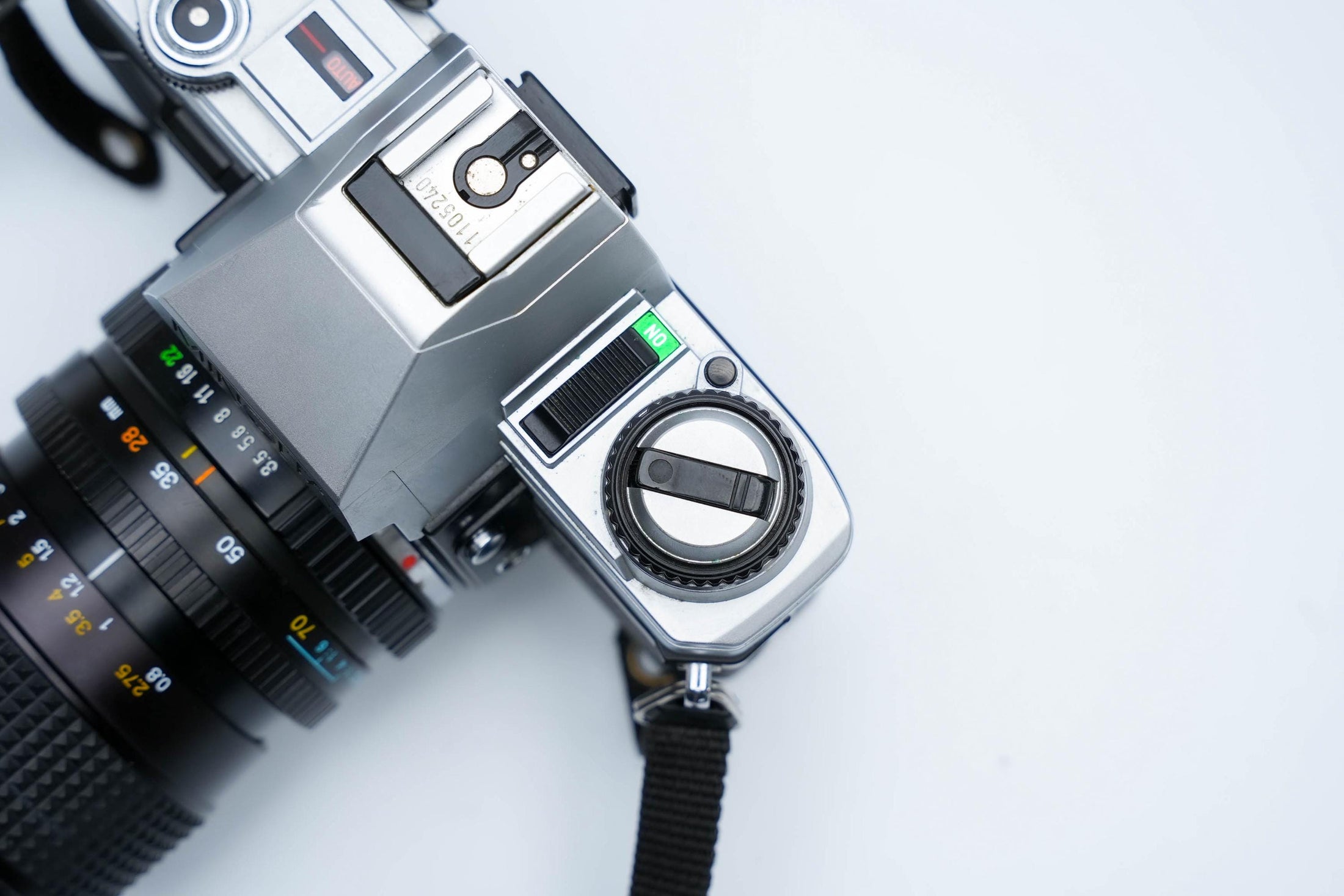 Minolta X-300 – MD Zoom 28-70mm f/3.5-4.8 + Gratis Kodak Gold