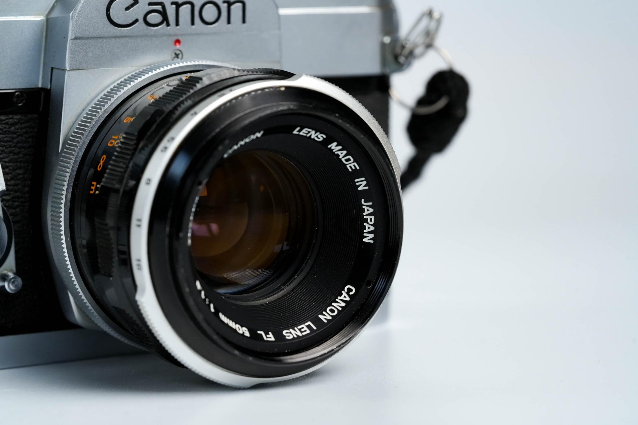 Canon FT QL + 50mm f/1.8 – Volledig werkend + gratis 35mm film