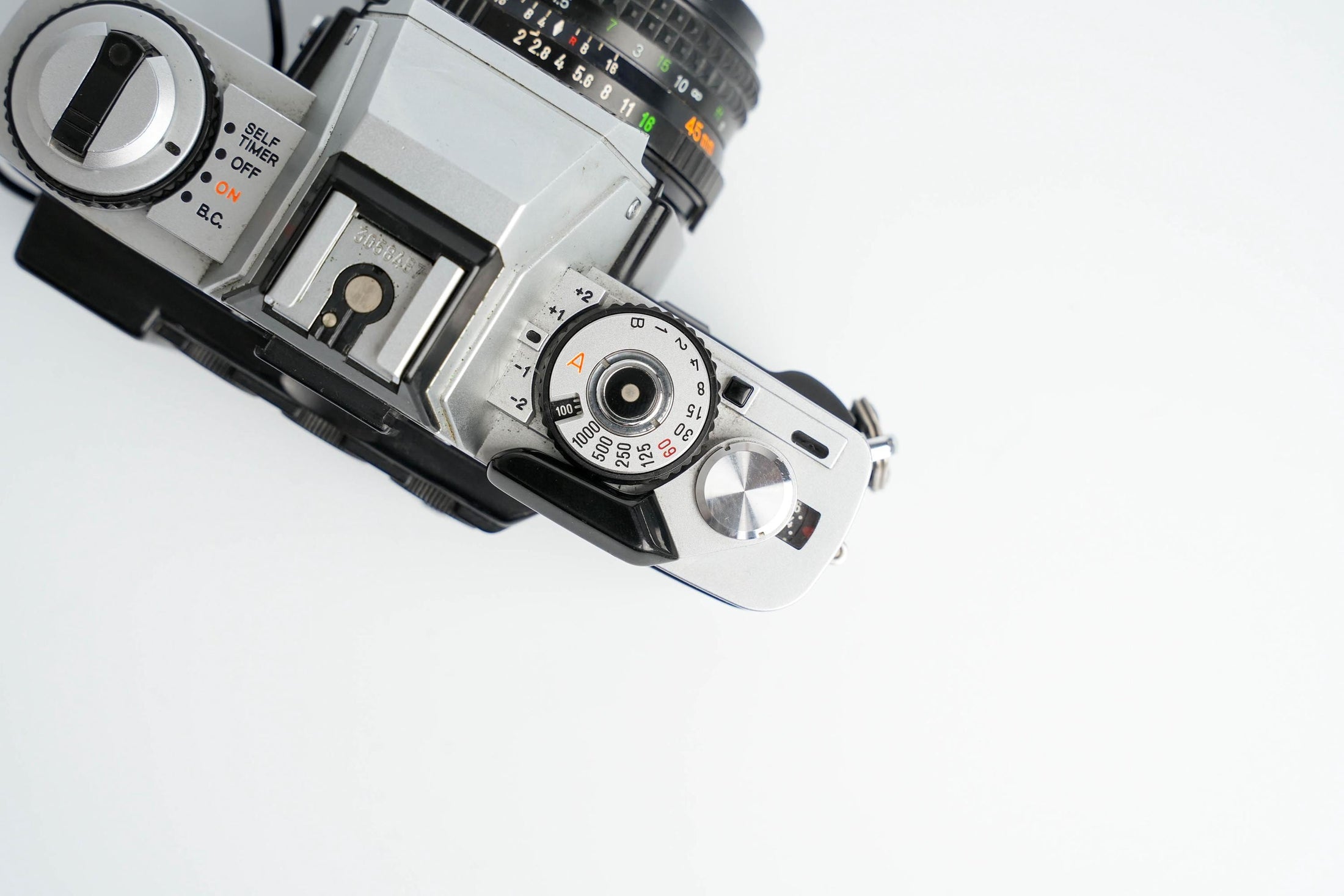 Minolta XG-1 met Data Back G & 45mm f/2 – Volledig Werkend
