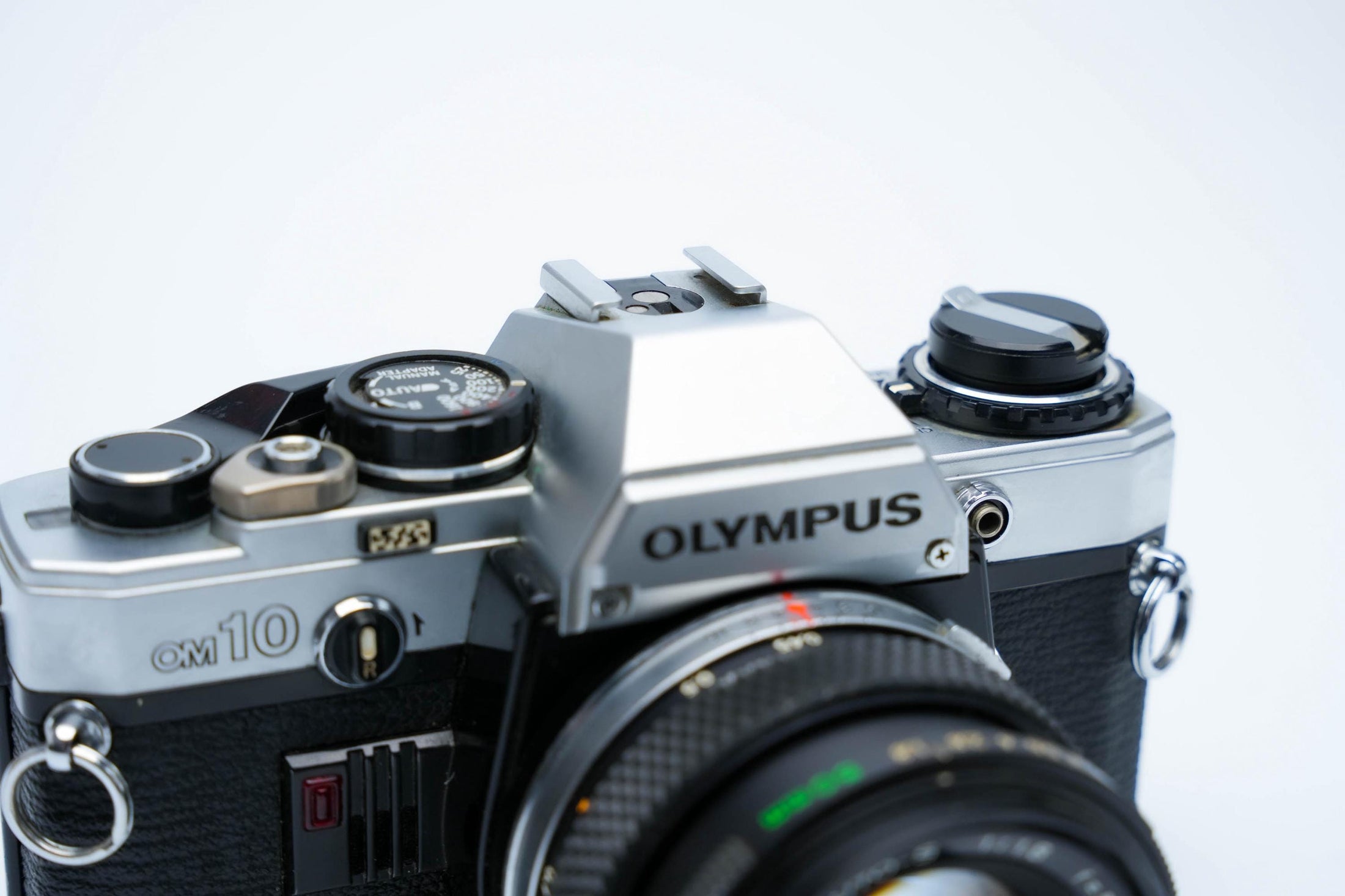 Olympus OM-10 – Zuiko 50mm f/1.8 + Gratis Kodak Gold 35mm Film