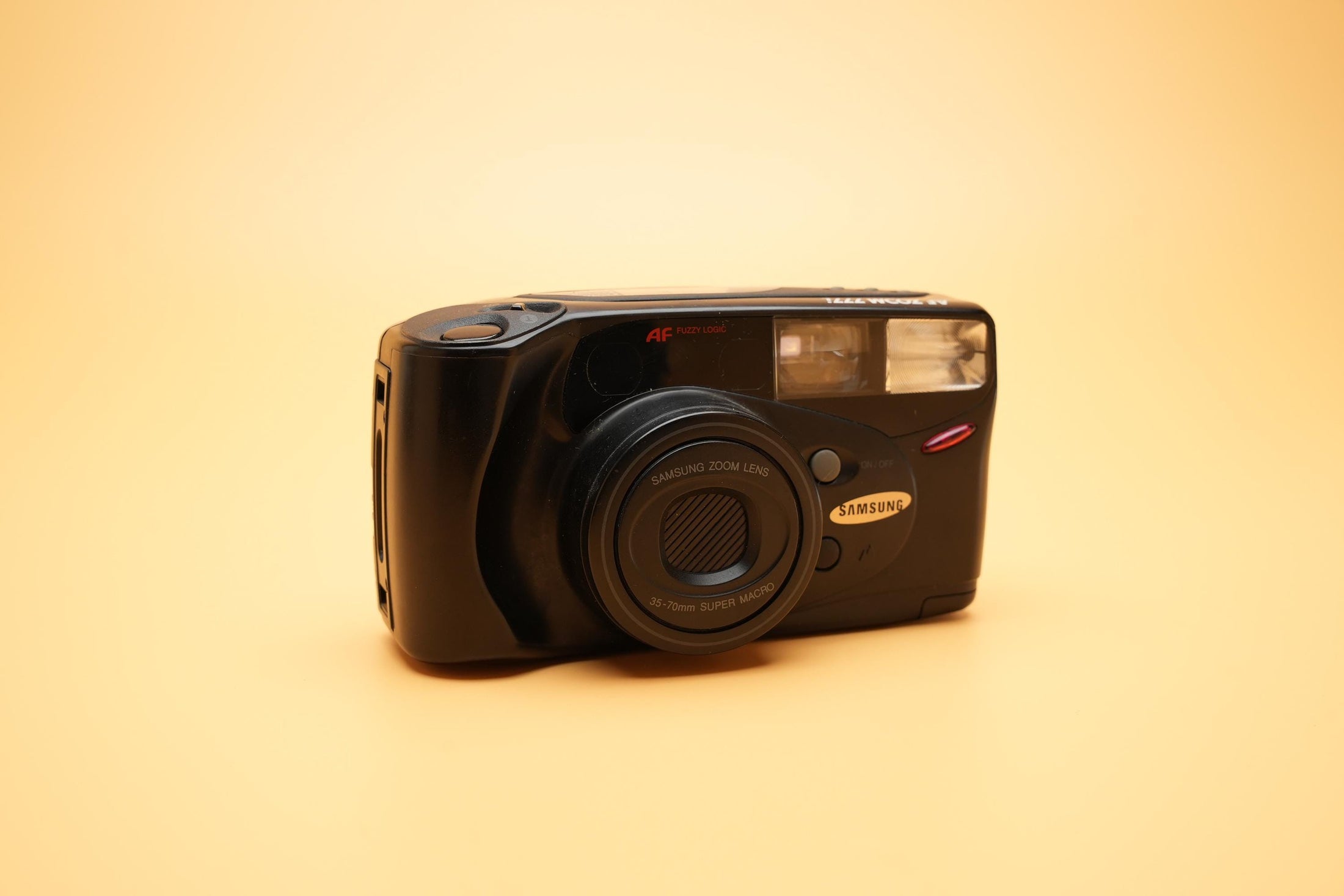 Set van 6 Unieke Defecte Vintage Camera's – Perfect voor Retro Decor & Verzamelaars