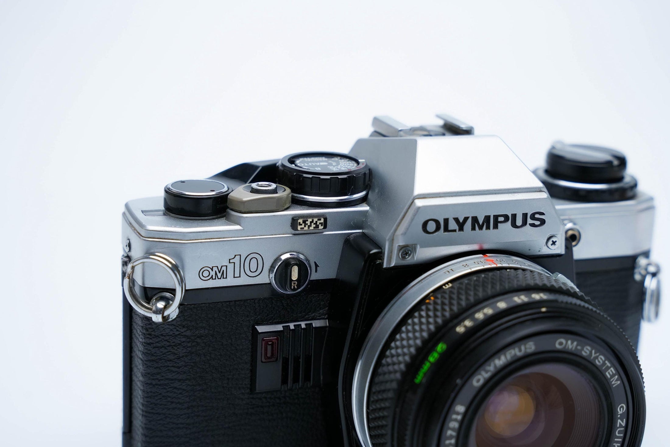 Olympus OM-10 + OM-System G.Zuiko 28mm f/3.5 + Gratis Kodak Gold 35mm