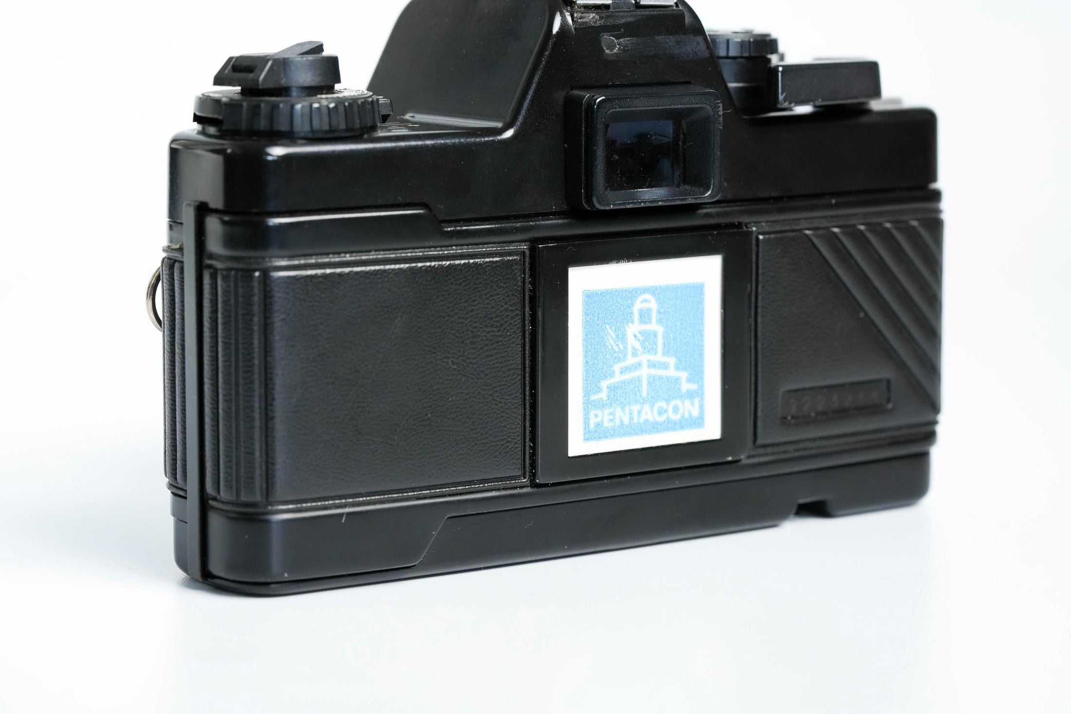 Praktica BCA + Prakticar 50mm f/2.4 + gratis 35mm film – Elektronische vintage SLR