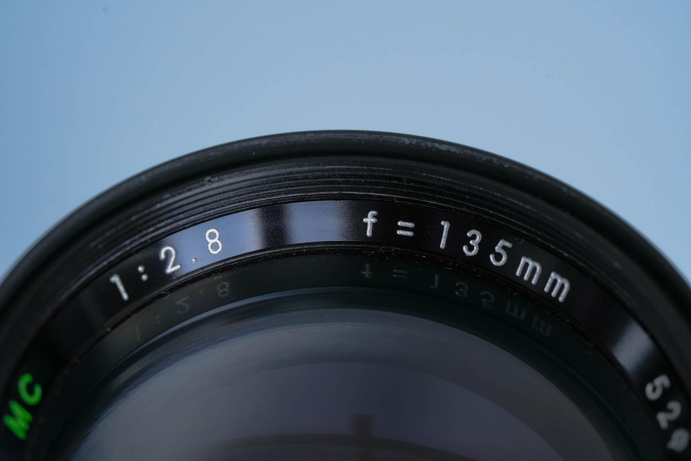 Sun 135mm f/2.8 Telelens (Yashica/Contax vatting) – Vintage MF Lens | Volledig Werkend