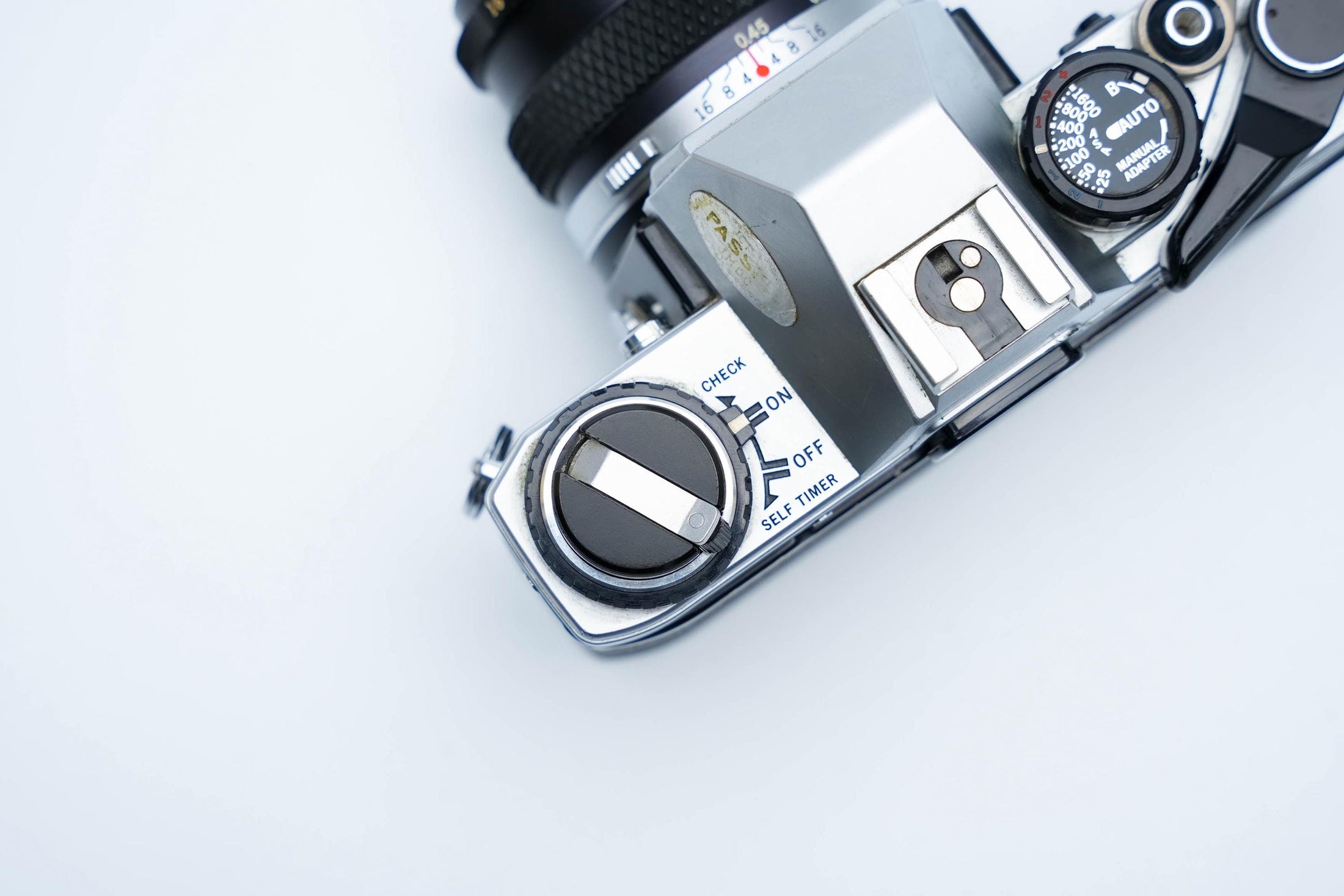 Olympus OM-10 – Zuiko 50mm f/1.8 + Gratis Kodak Gold 35mm Film