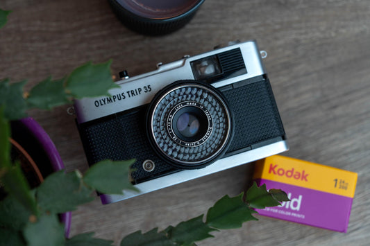 Olympus Trip 35 + gratis Kodak Gold film