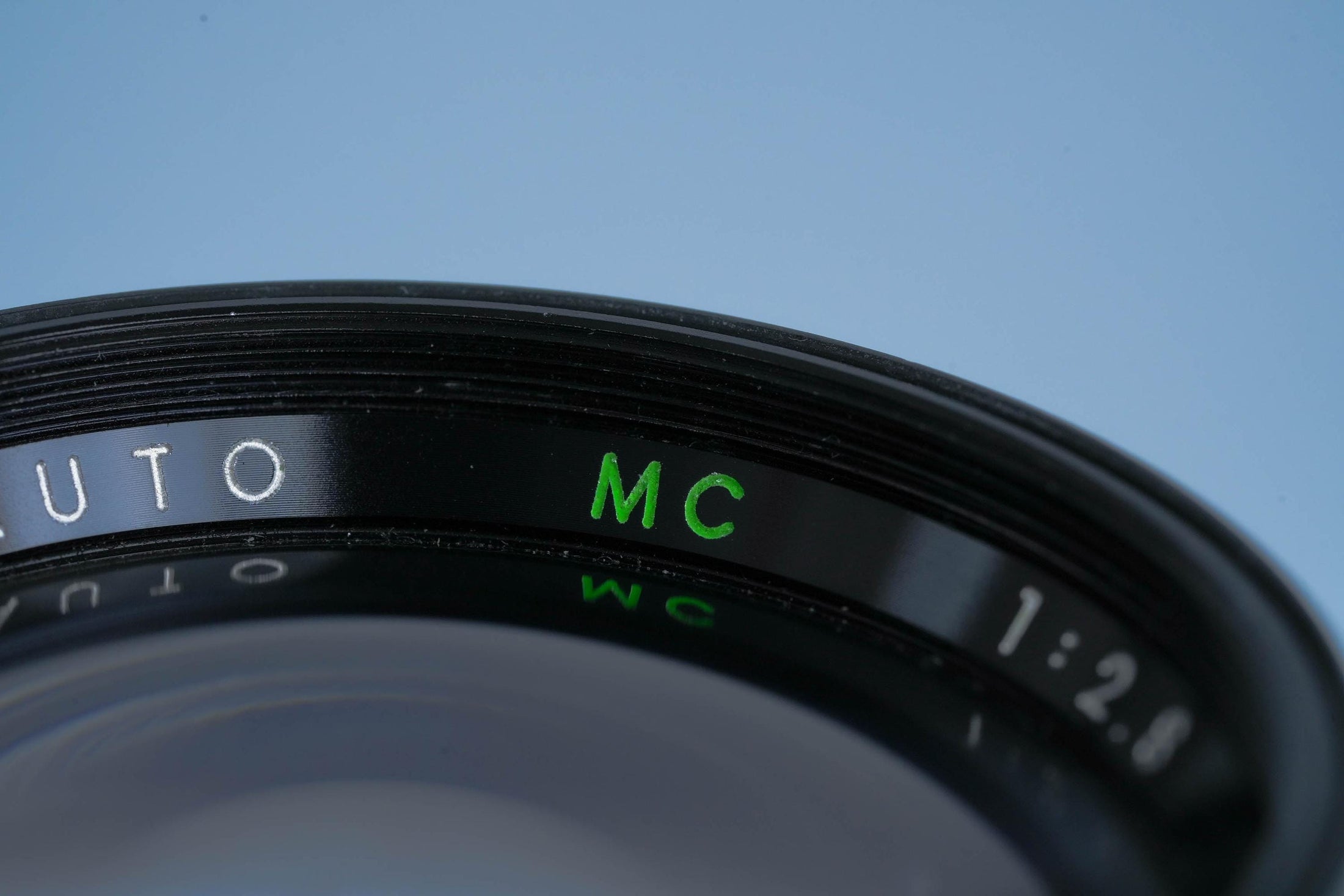 Sun 135mm f/2.8 Telelens (Yashica/Contax vatting) – Vintage MF Lens | Volledig Werkend