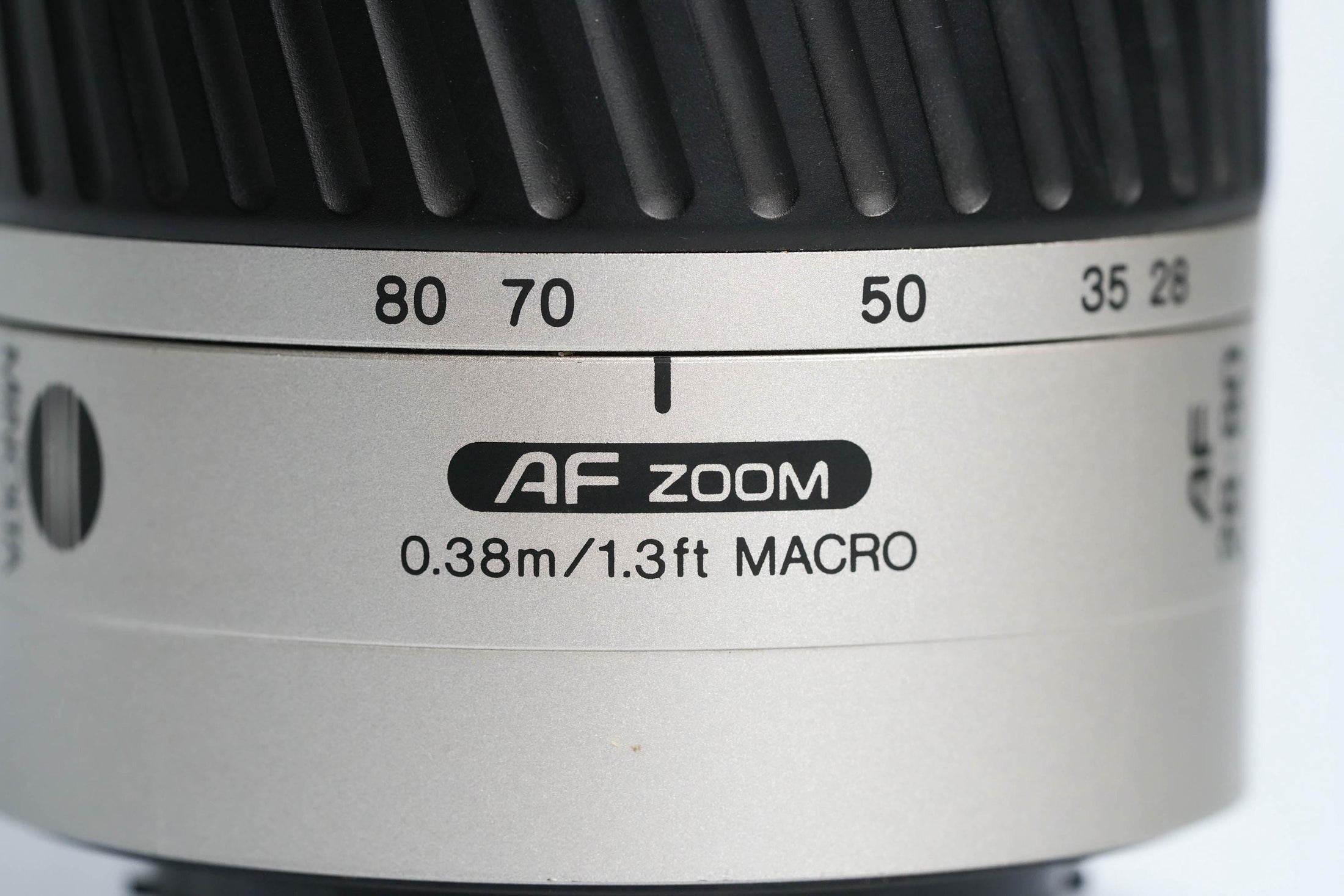 Minolta AF Zoom 28-80mm f/3.5-5.6 Macro – Veelzijdige Zoomlens voor Minolta A-Mount