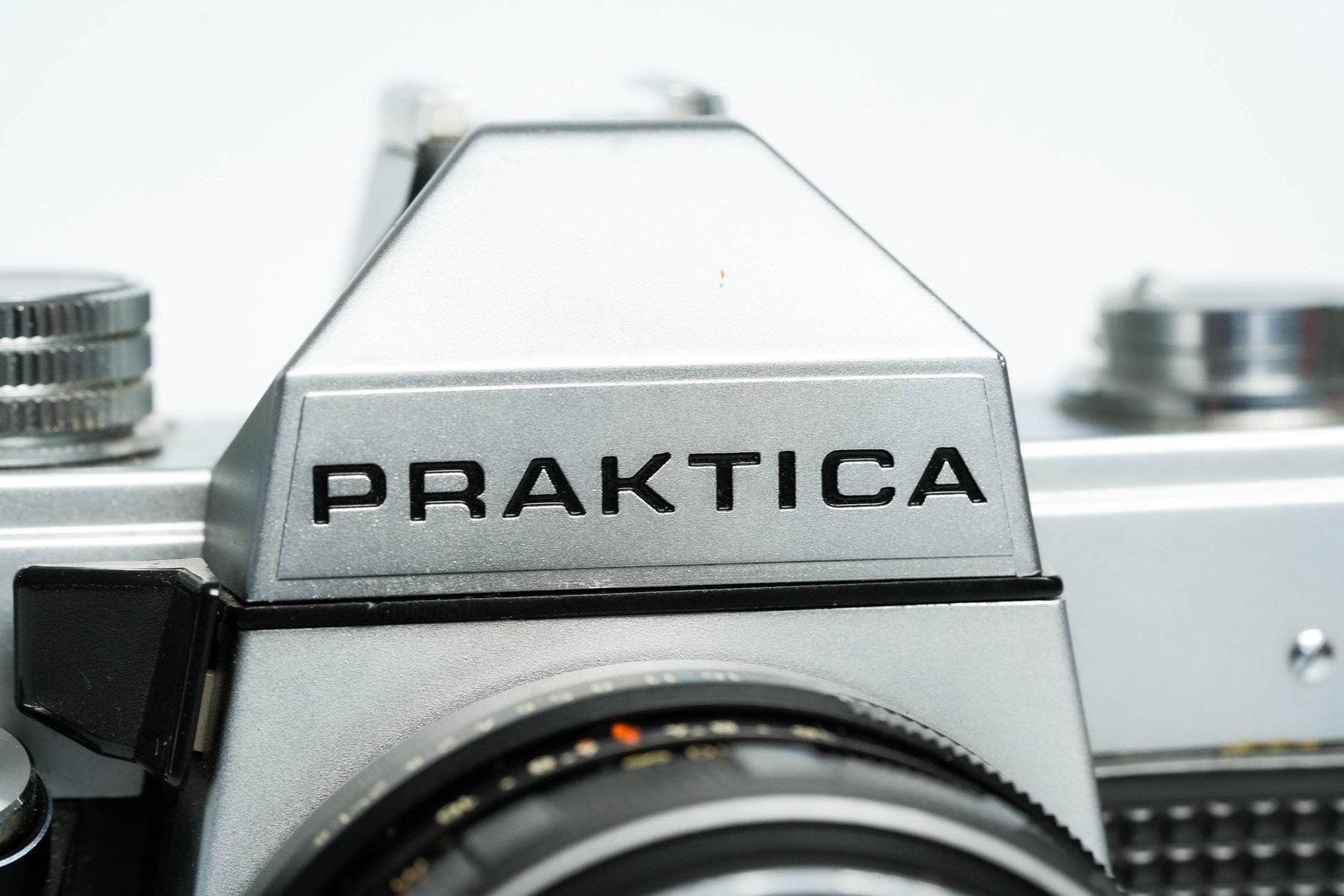 Praktica Super TL 3 + Pentacon 50mm f/1.8 – Klassieke SLR met gratis 35mm film