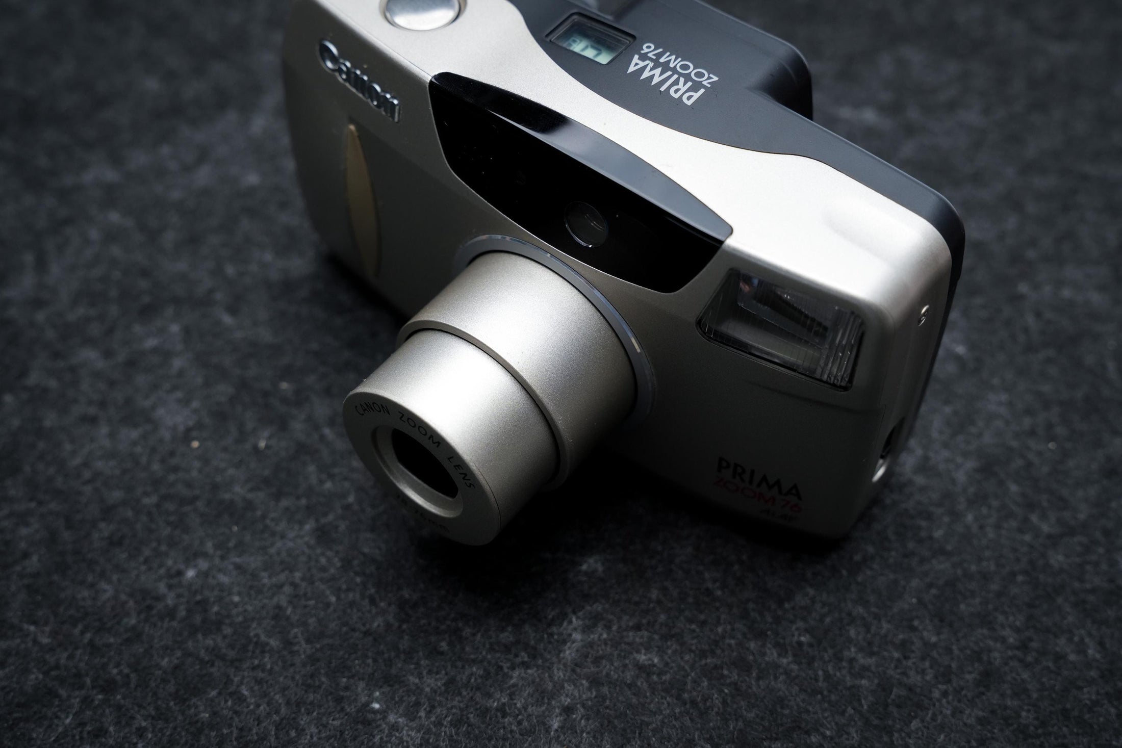 Canon Prima Zoom 76 + gratis 35mm film – 35mm point-and-shoot camera – 1999 – nieuw in doos, old stock