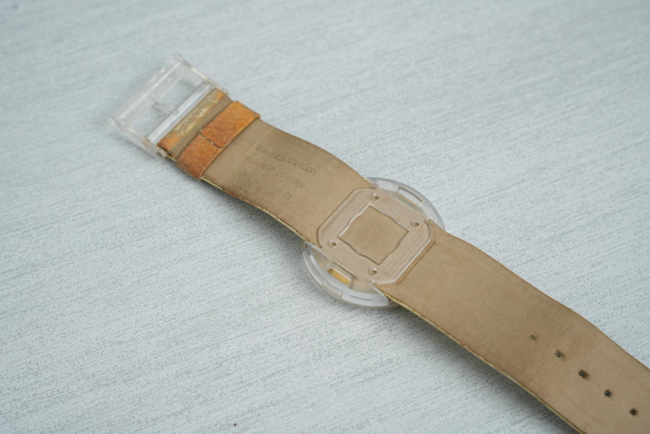 Vintage Pop Swatch "Guinevere" PWK169 – Uniek Gouden Design uit 1992