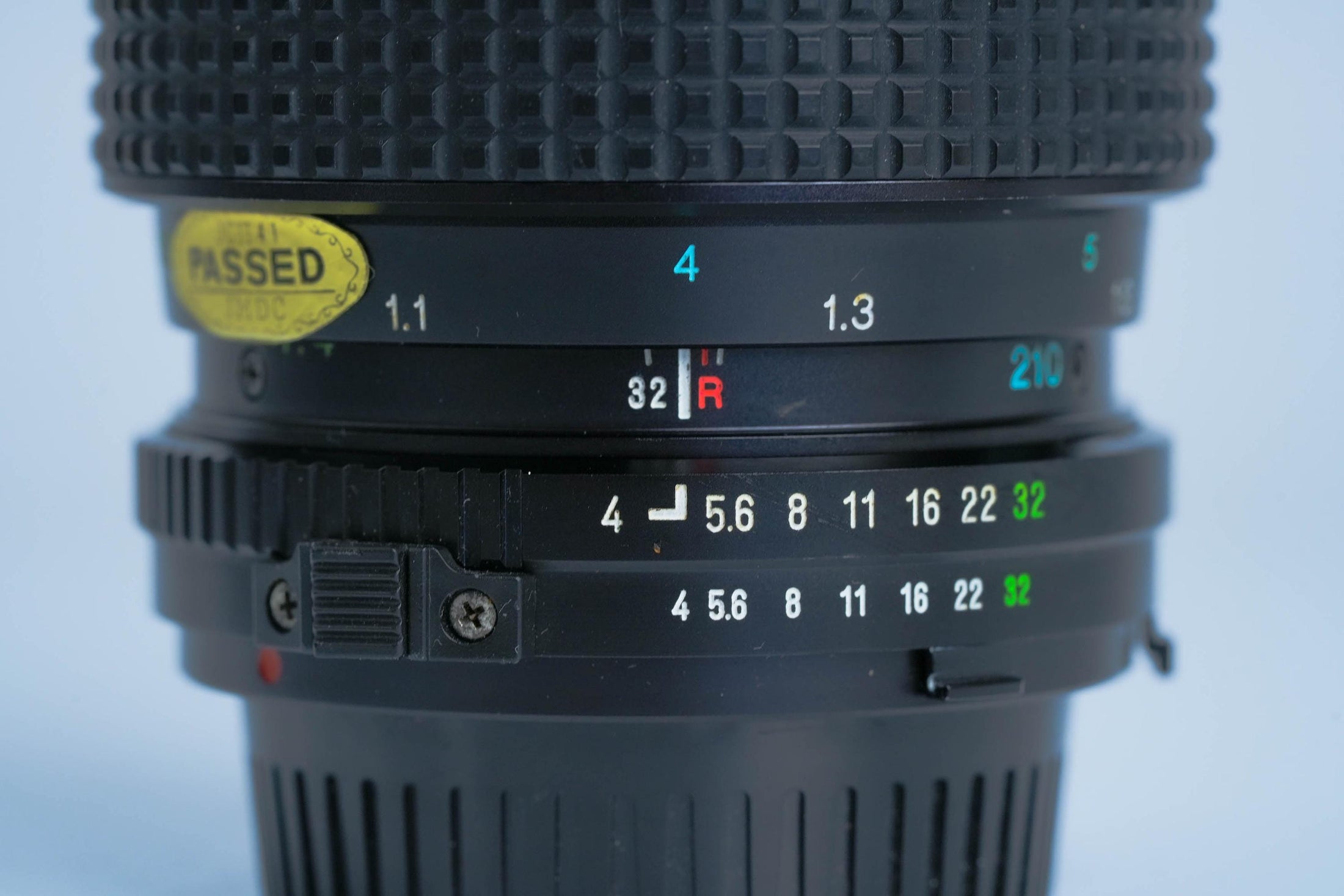 Tokina 70-210mm f/4 Telezoomlens (Minolta MD) – Vintage MF Lens | Volledig Werkend