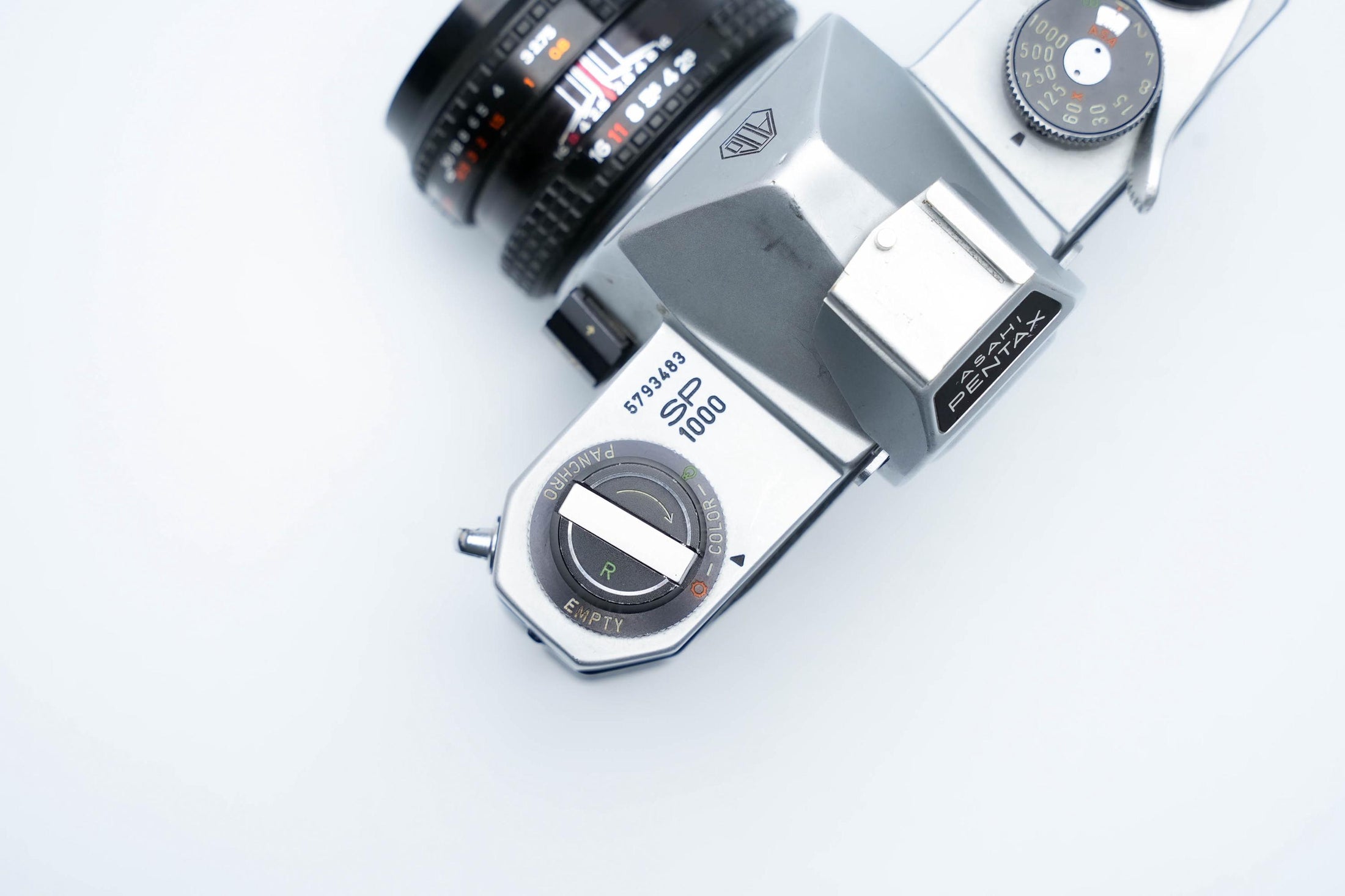 Pentax SP1000 –  Petri 45mm f/2.8 + Gratis Kodak Gold 35mm Film