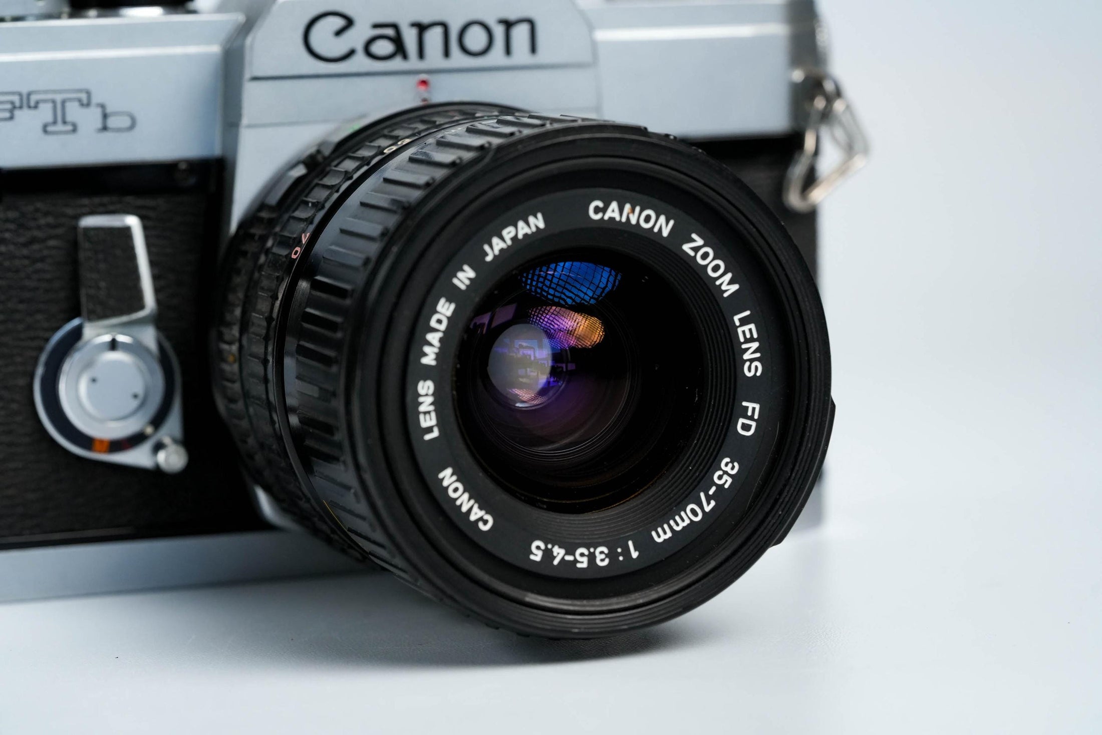 Canon FTb QL + 35-70mm f/3.5-4.5 – Volledig werkend + gratis 35mm film
