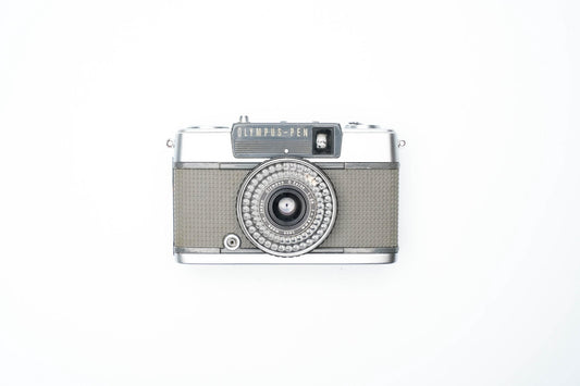 Olympus Pen EE-2 – Compacte Vintage Camera met Origineel Beschermhoesje