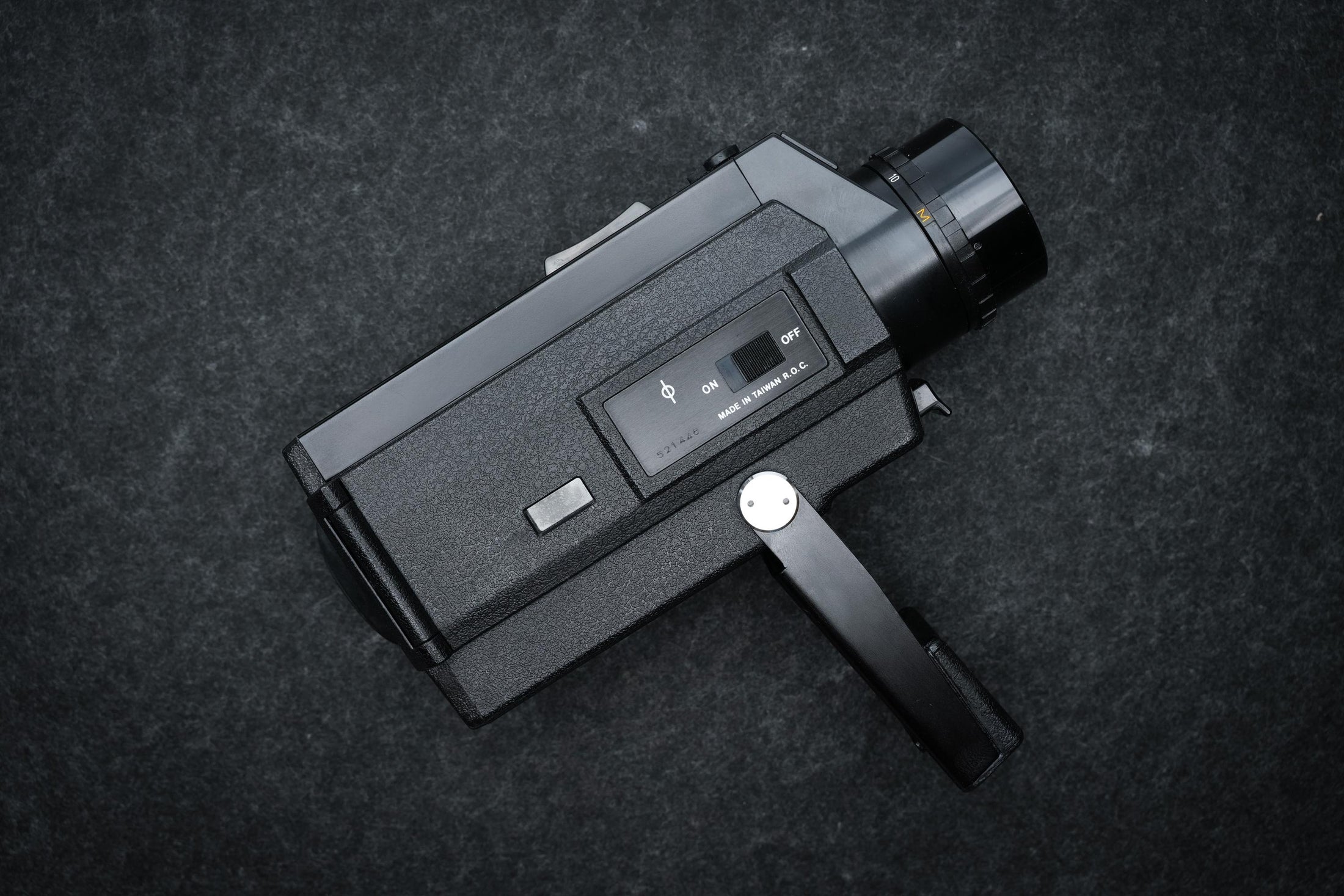 Canon Auto Zoom 318M Super 8 Camera uit 1976, macrofunctie en originele accessoires – ideaal voor filmmakers, reizigers en verzamelaars