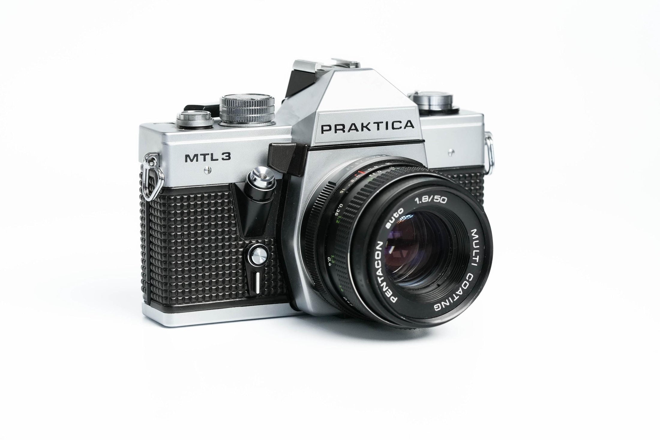 Praktica MTL 3 + Pentacon 50mm f/1.8 – Klassieke Oost-Duitse SLR met scherpe prime-lens