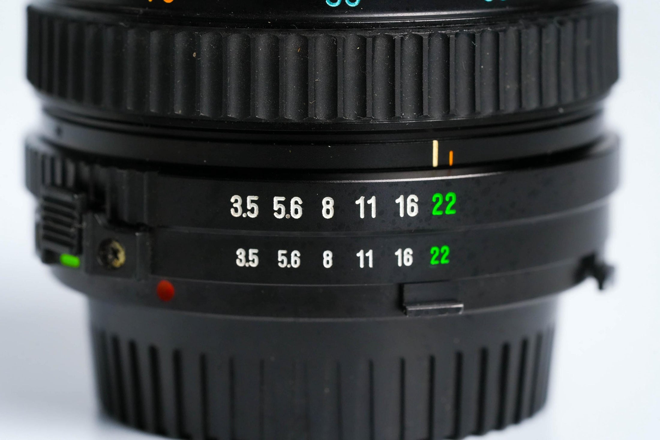 Tokina 28-70mm f3.5-4.5 (Minolta MD) – Veelzijdige Vintage Zoomlens