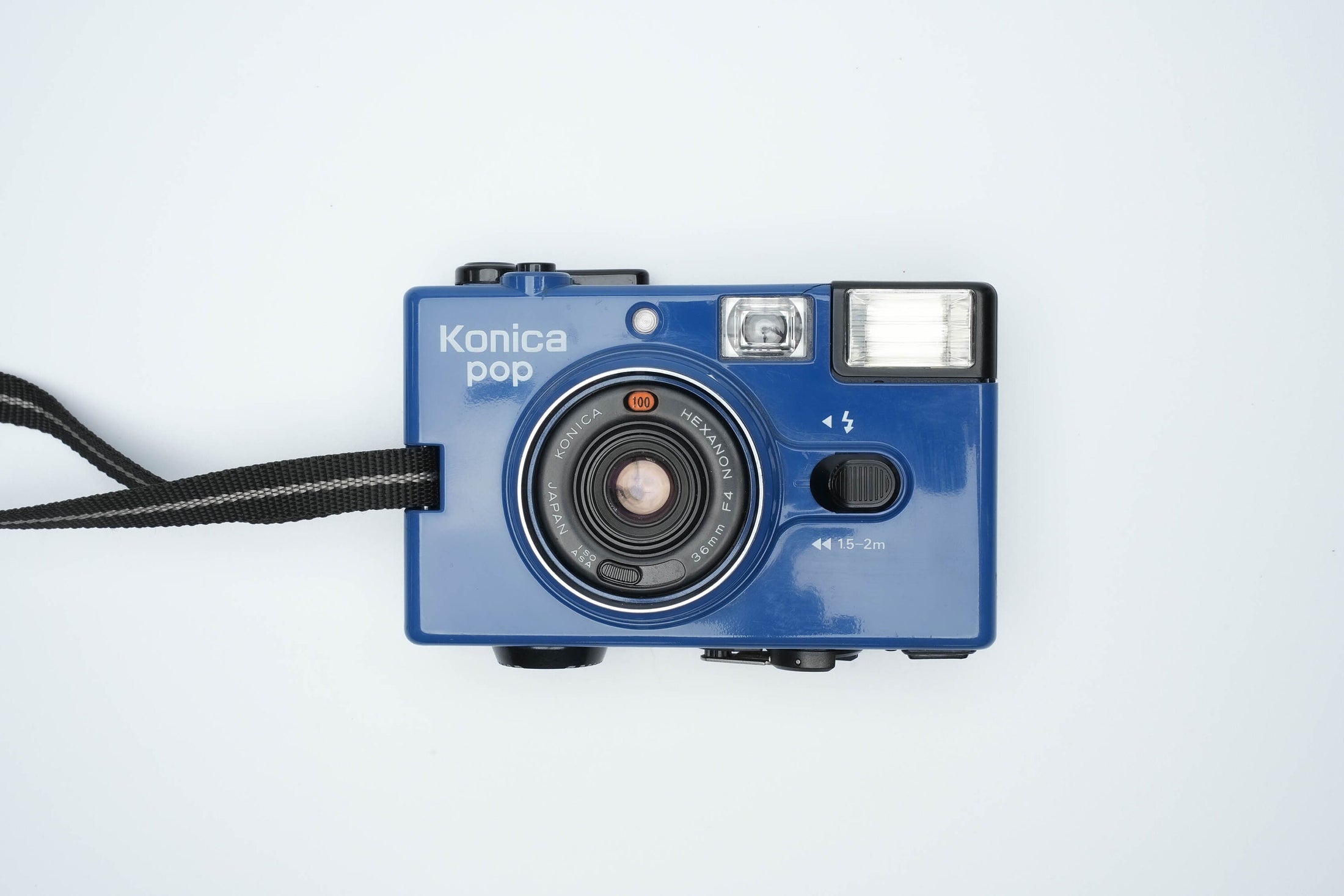 Konica Pop blauw - vintage point and shoot camera