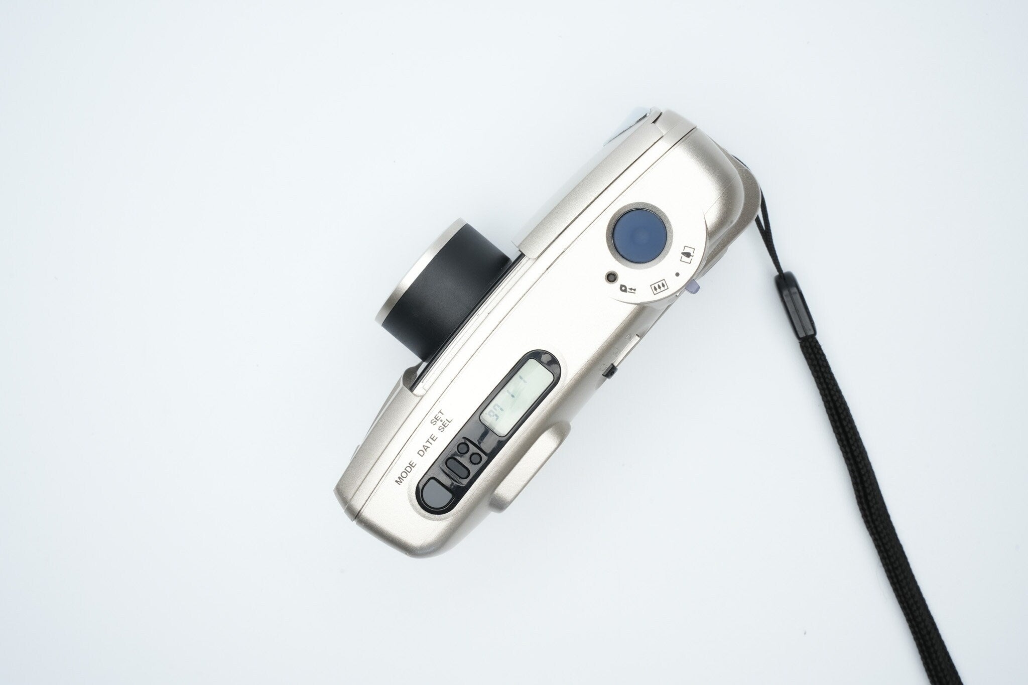 Fujifilm Nexia 220 ixZ | vintage 35mm film camera
