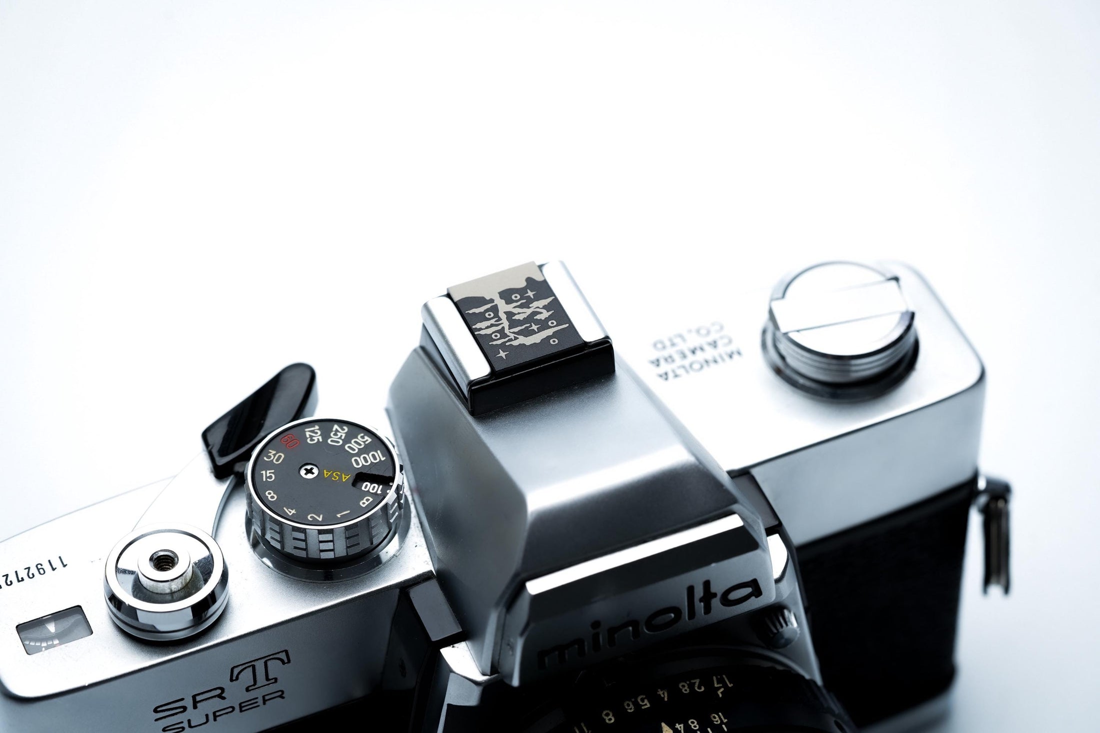 Hotshoe cover Hokusai boom nacht – gegraveerd aluminium – voor Fujifilm X100VI, Sony & meer by Unseend